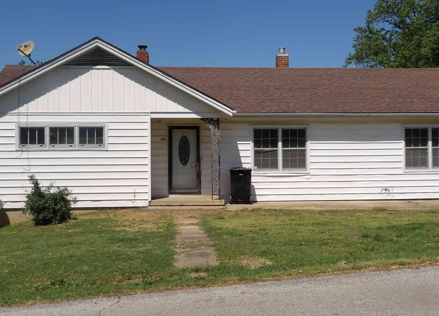 Homes For Sale - 606 Bohn Street<br/> Hardin County, Rosiclare, IL 62982