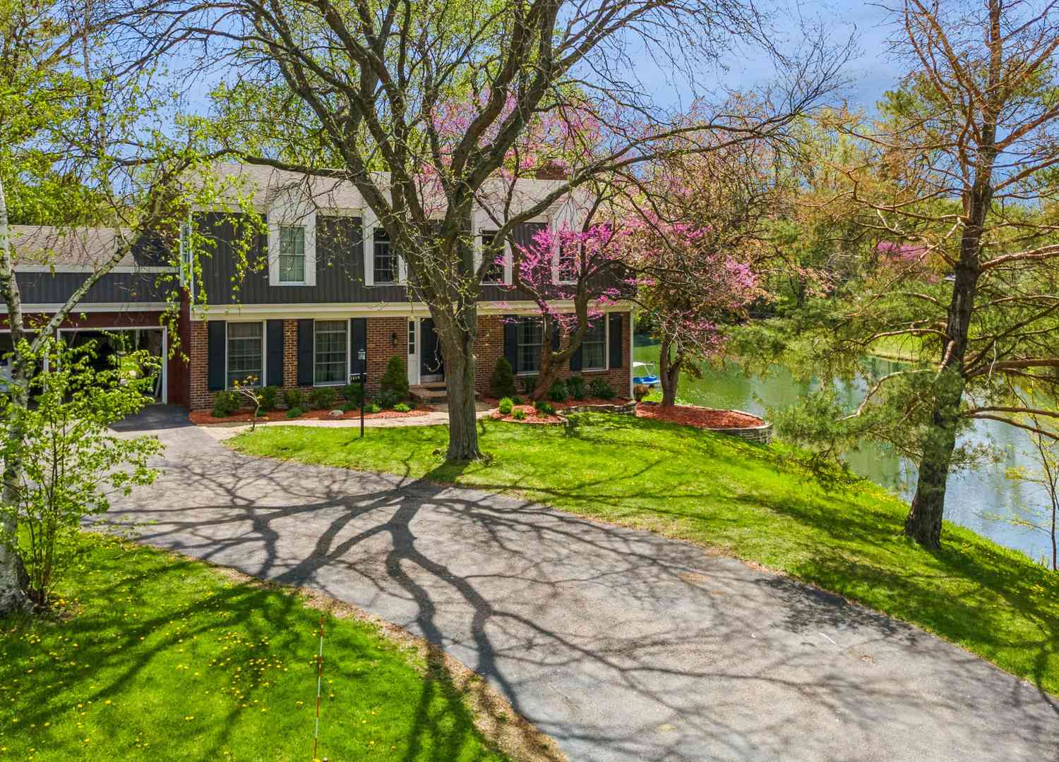 Homes For Sale - 1419 E Main Street<br/> Barrington, IL 60010