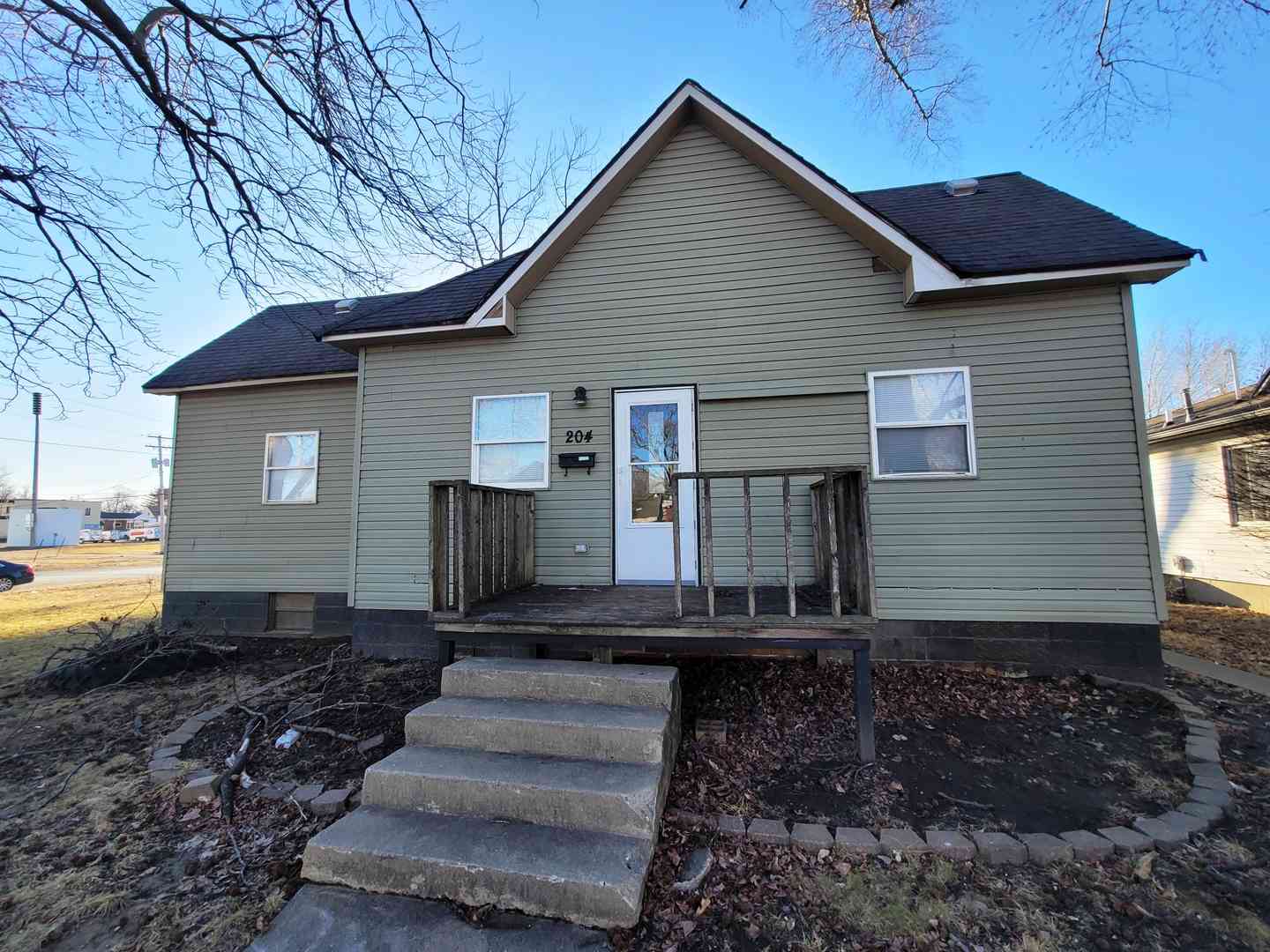 Homes For Sale - 204 N Sycamore Street<br/> Douglas County, Villa Grove, IL 61956