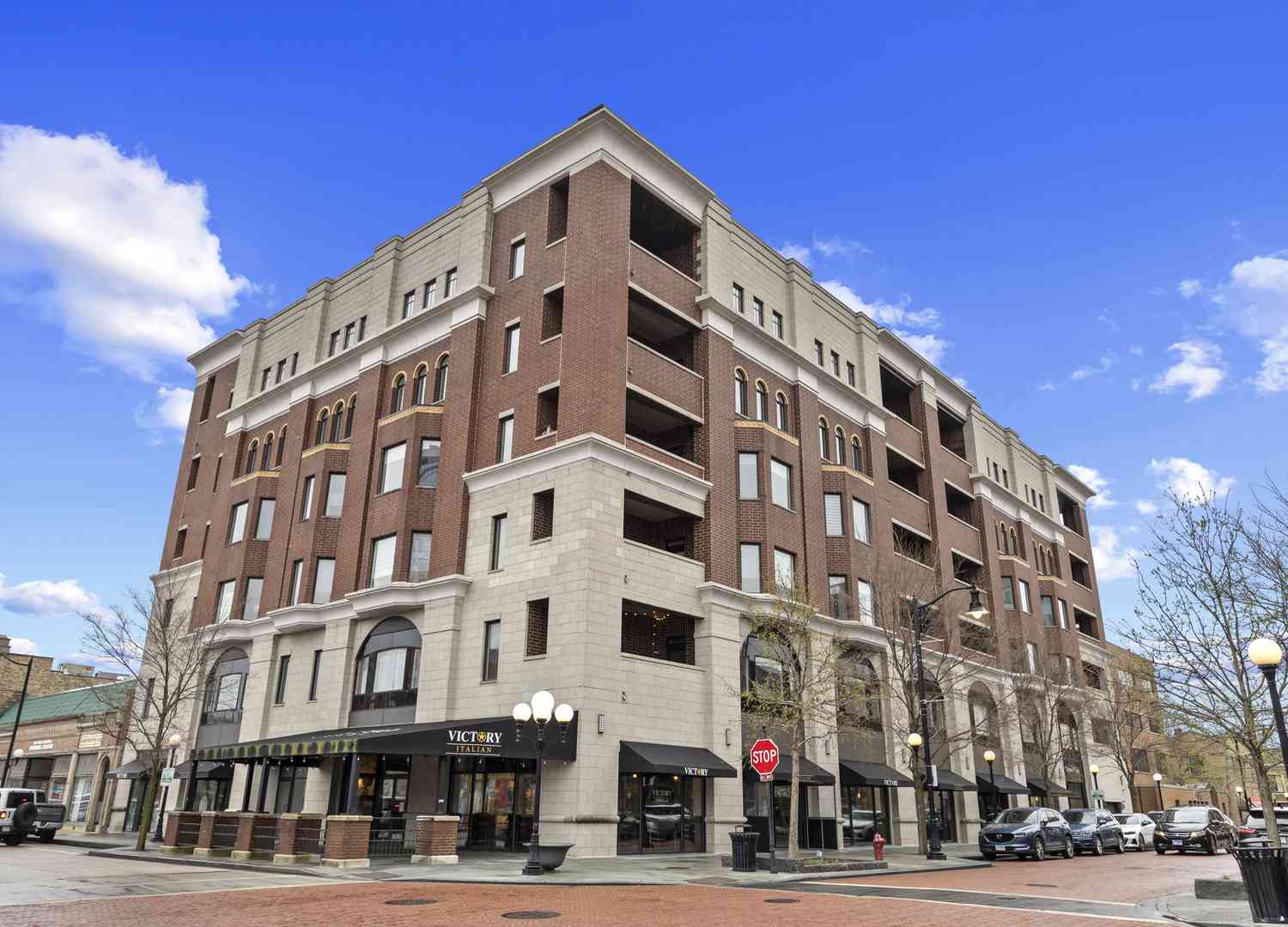 Homes For Sale - 110 S Marion Street #308<br/> Oak Park, IL 60302