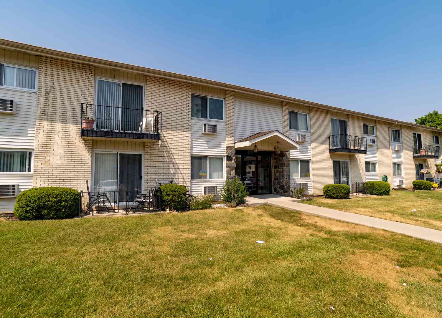 Homes For Sale - 8924 Kenneth Drive #107G<br/> Des Plaines, IL 60016