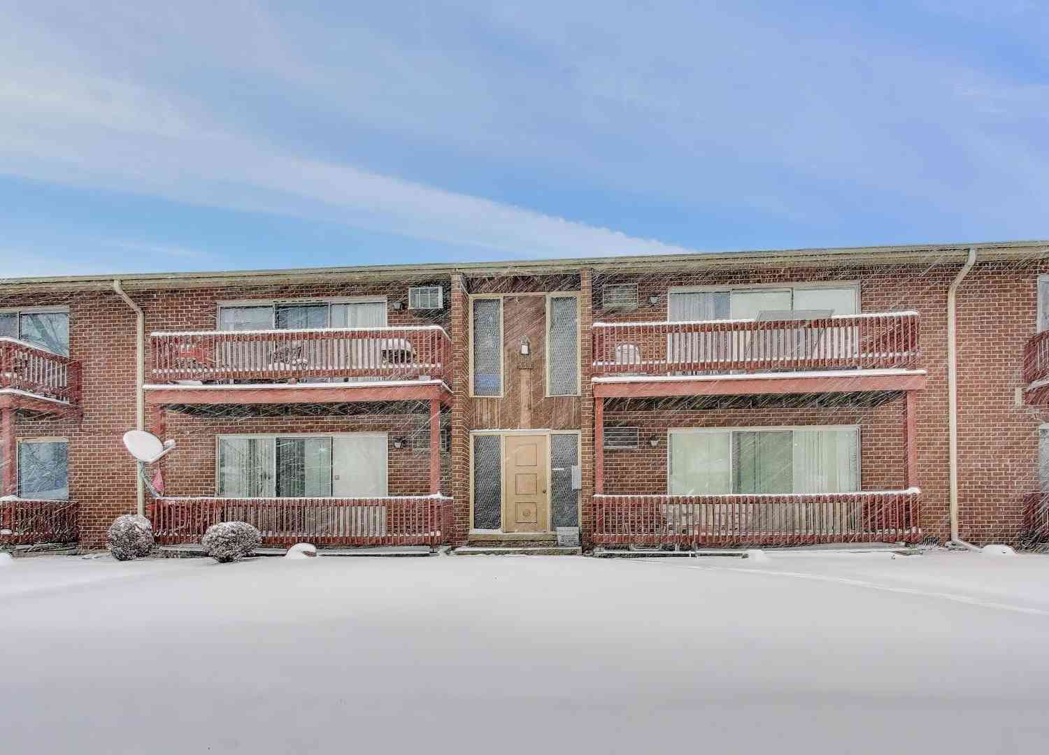 Homes For Sale - 553 N Carroll Parkway #2C<br/> Glenwood, IL 60425