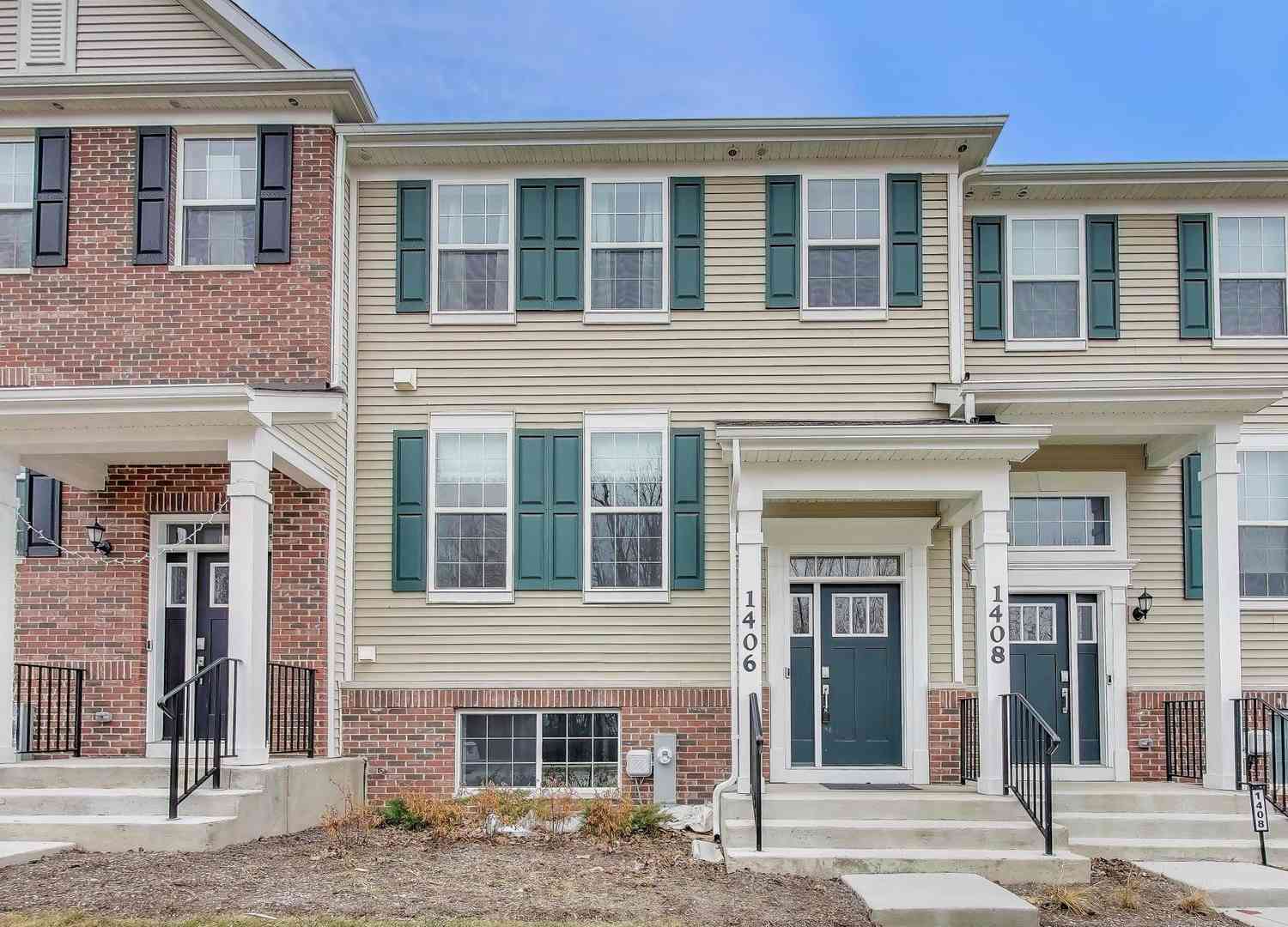 Homes For Sale - 1406 Neubauer Circle #1904<br/> Lindenhurst, IL 60046