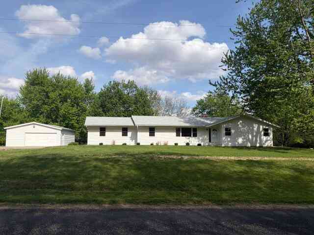 Homes For Sale - 719 Salt Creek Road<br/> Mclean County, Leroy, IL 61752