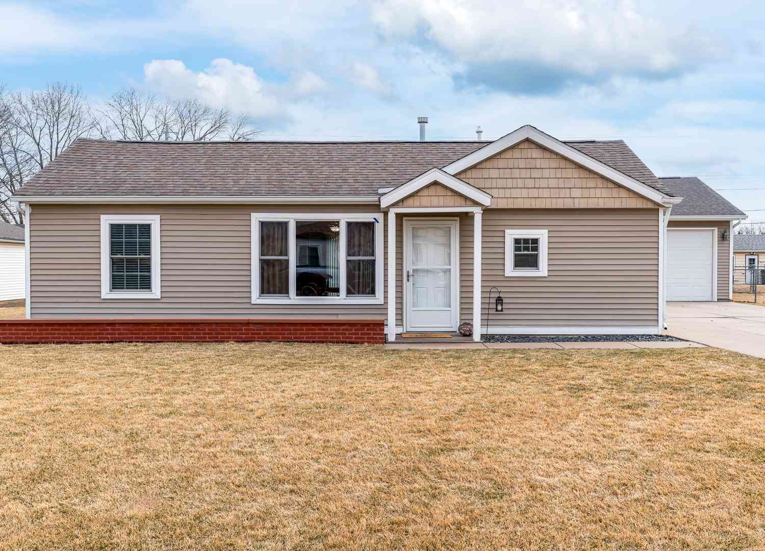 Homes For Sale - 12 Suburban Heights<br/> Milan, IL 61264