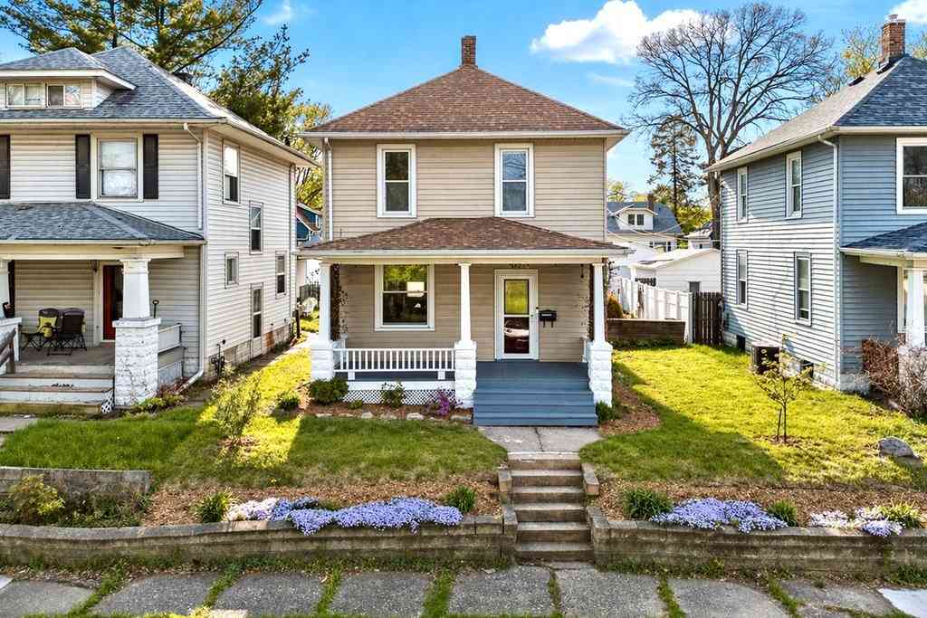 Homes For Sale - 1179 26th Street A<br/> Moline, IL 61265