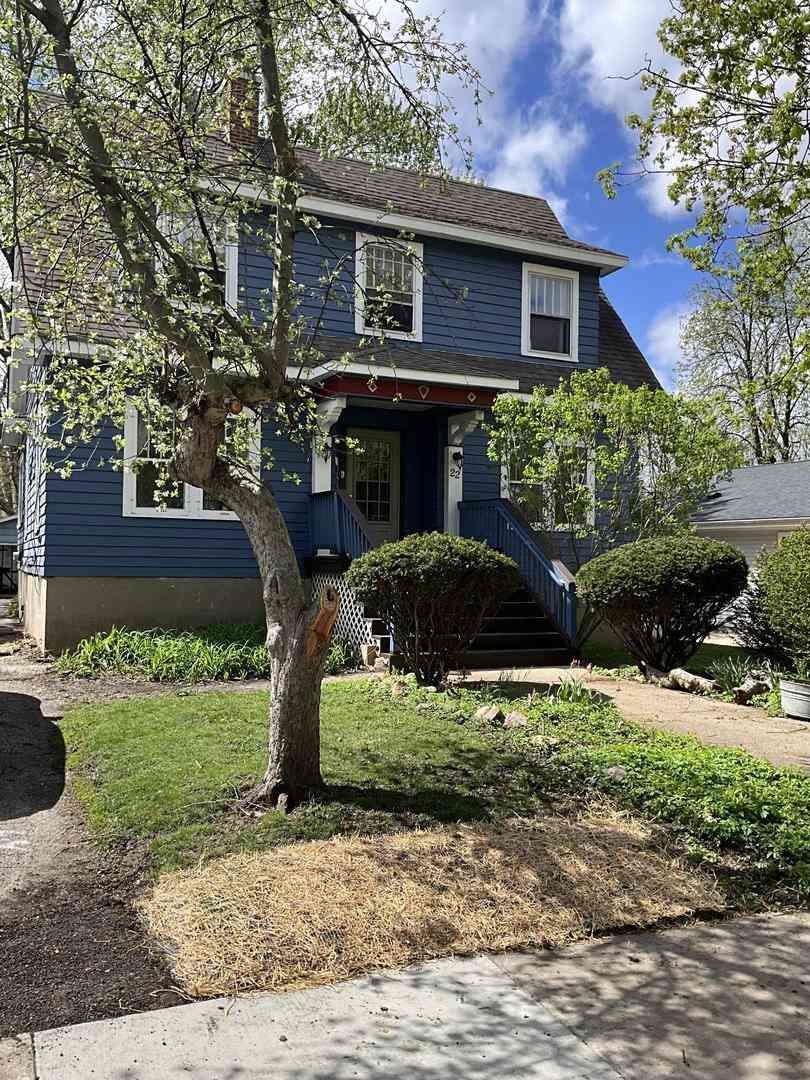 Homes For Sale - 22 S Archer Avenue<br/> Mundelein, IL 60060