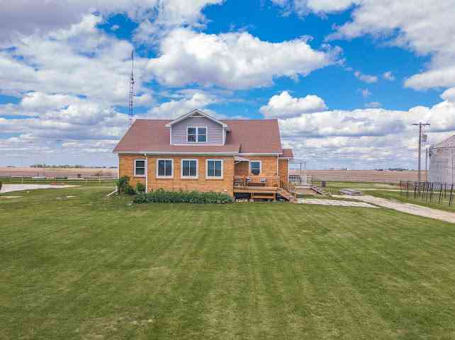Homes For Sale - 2950 County Road 1100<br/> El Paso, IL 61738