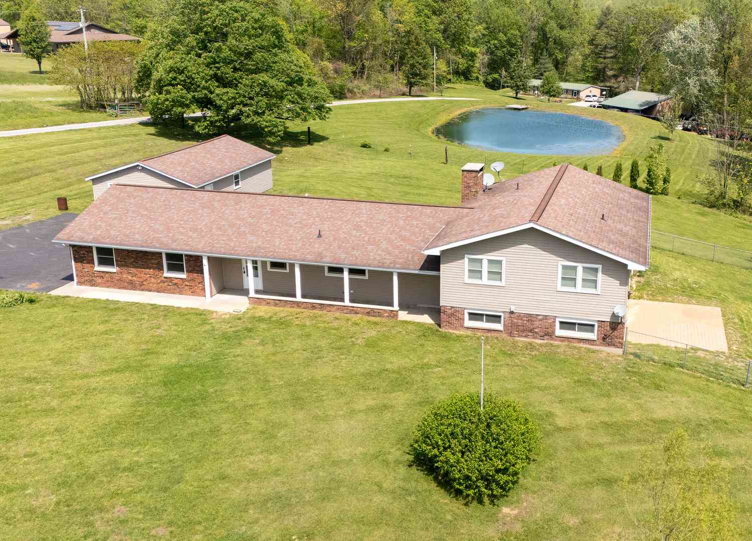 Homes For Sale - 1040 Skyline Drive<br/> Cobden, IL 62920