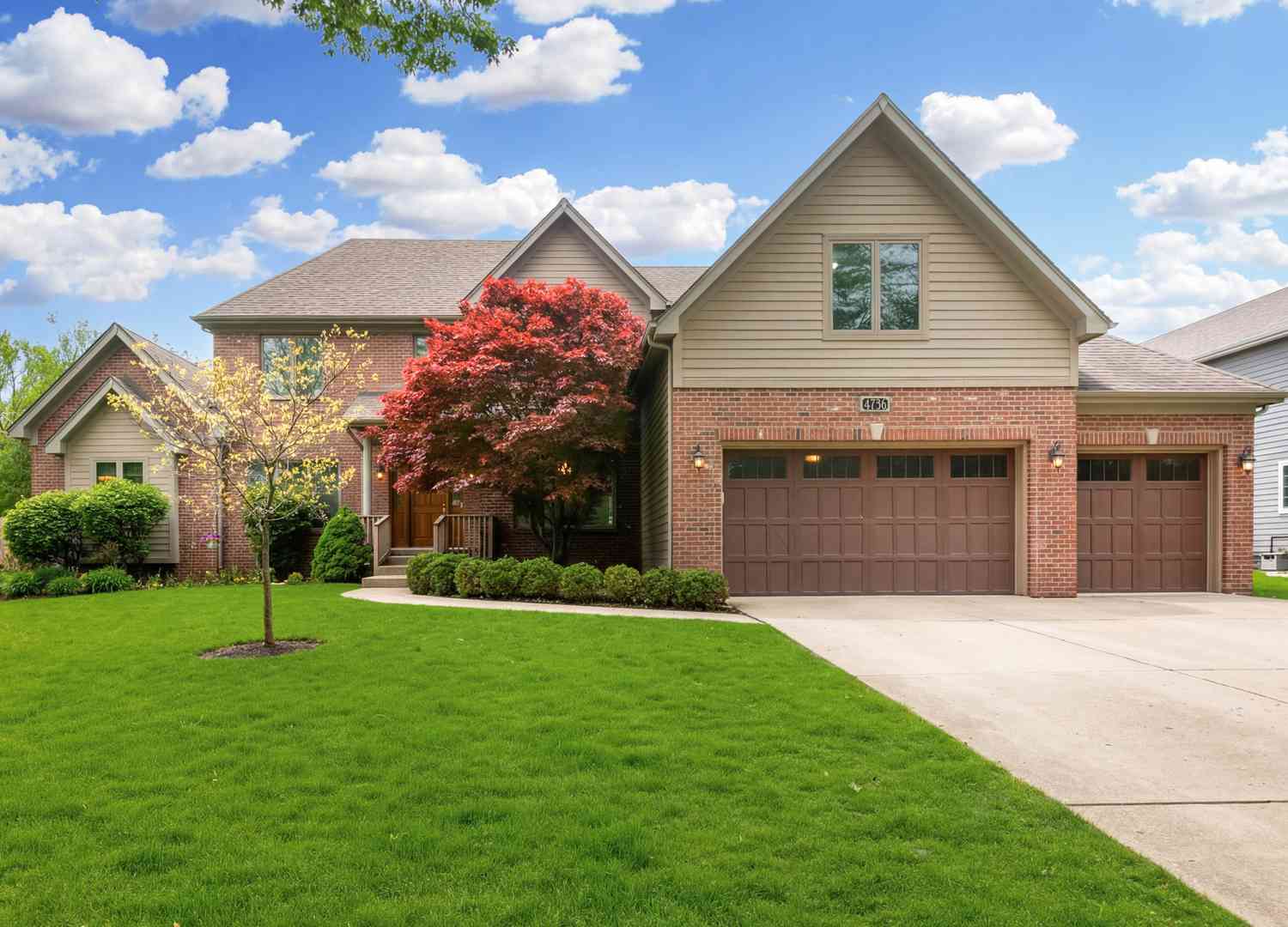 Homes For Sale - 4736 Devon Avenue<br/> Lisle, IL 60532