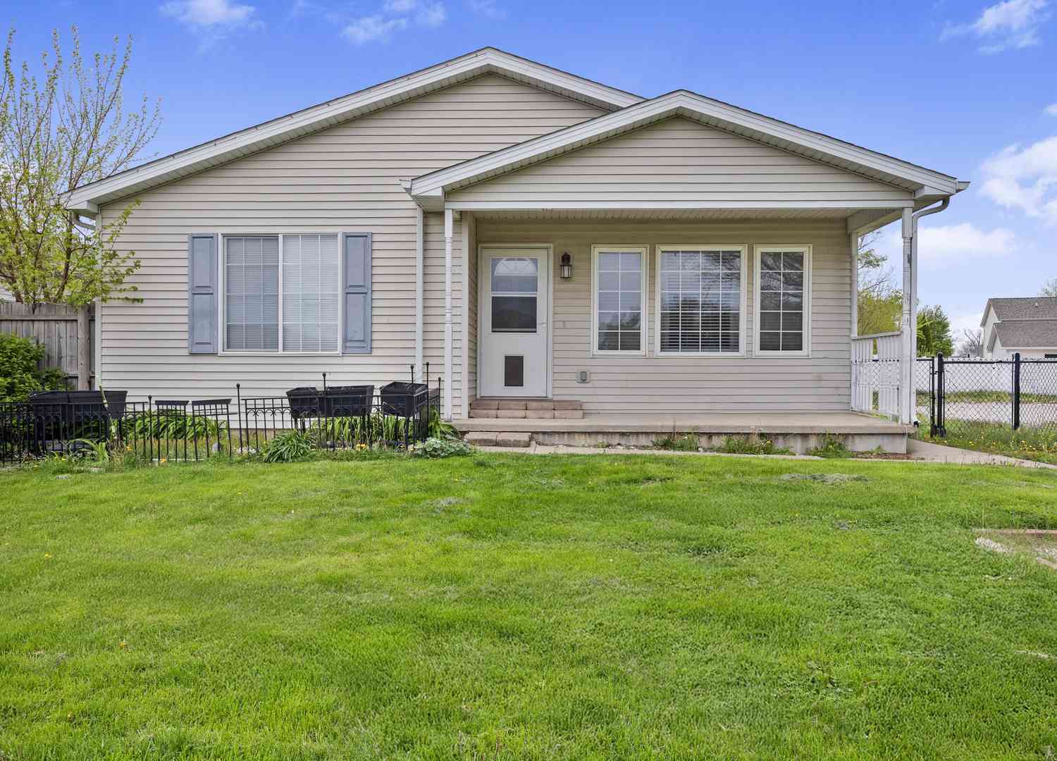 Homes For Sale - 426 Bramble Street<br/> Manteno, IL 60950