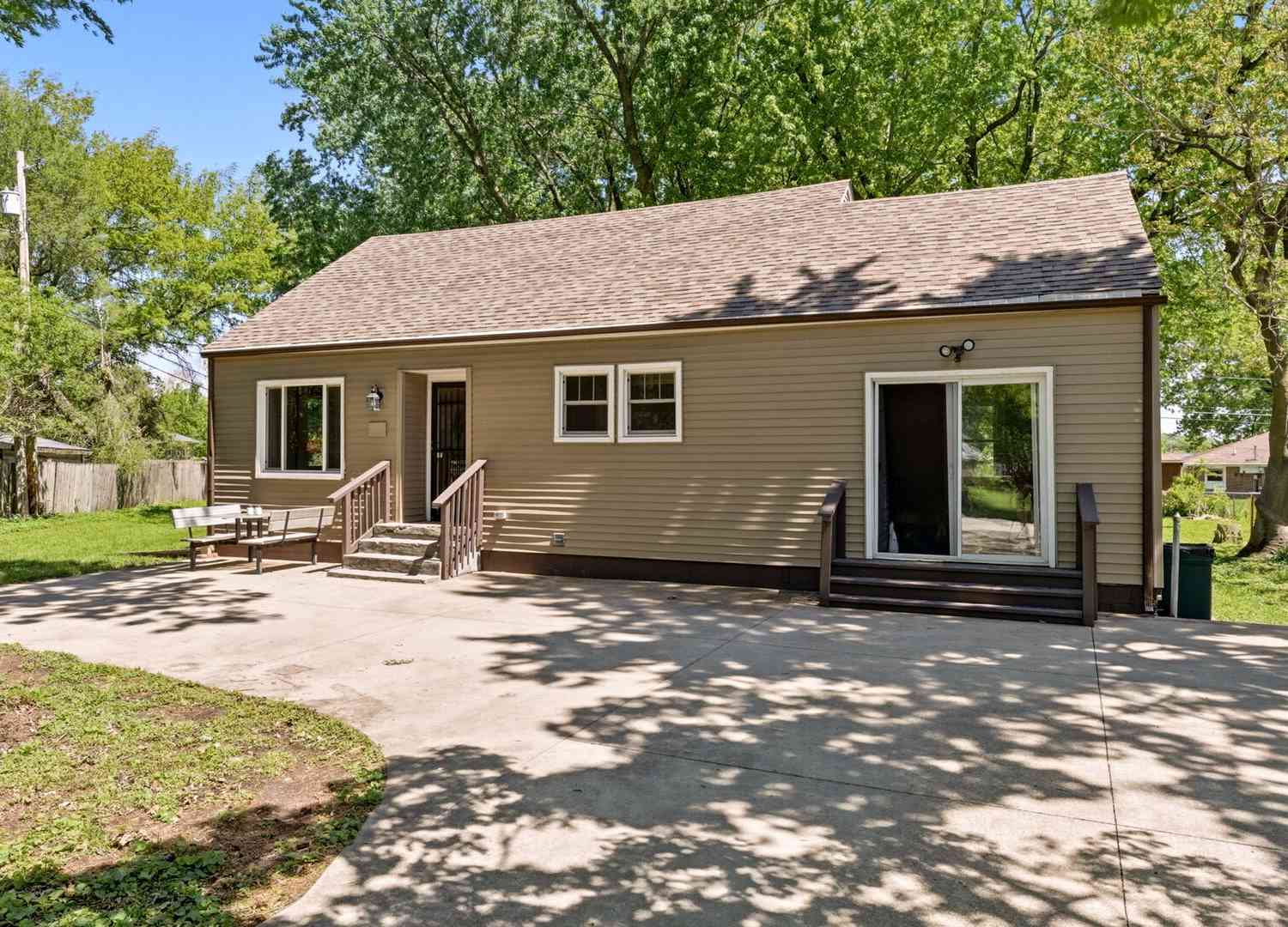 Homes For Sale - 3804 15th Street B<br/> Moline, IL 61265