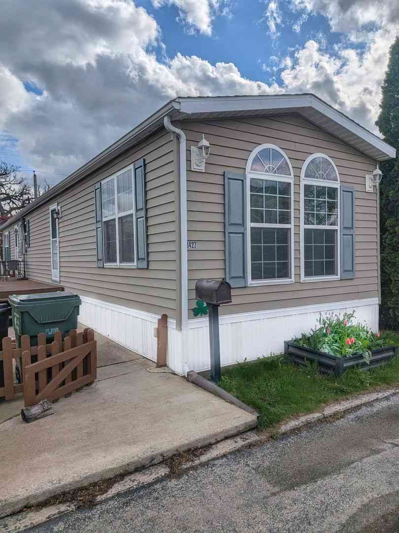 Mobile Home For Sale - 3427 W 117th Street<br/> Merrionette Park, IL 60803