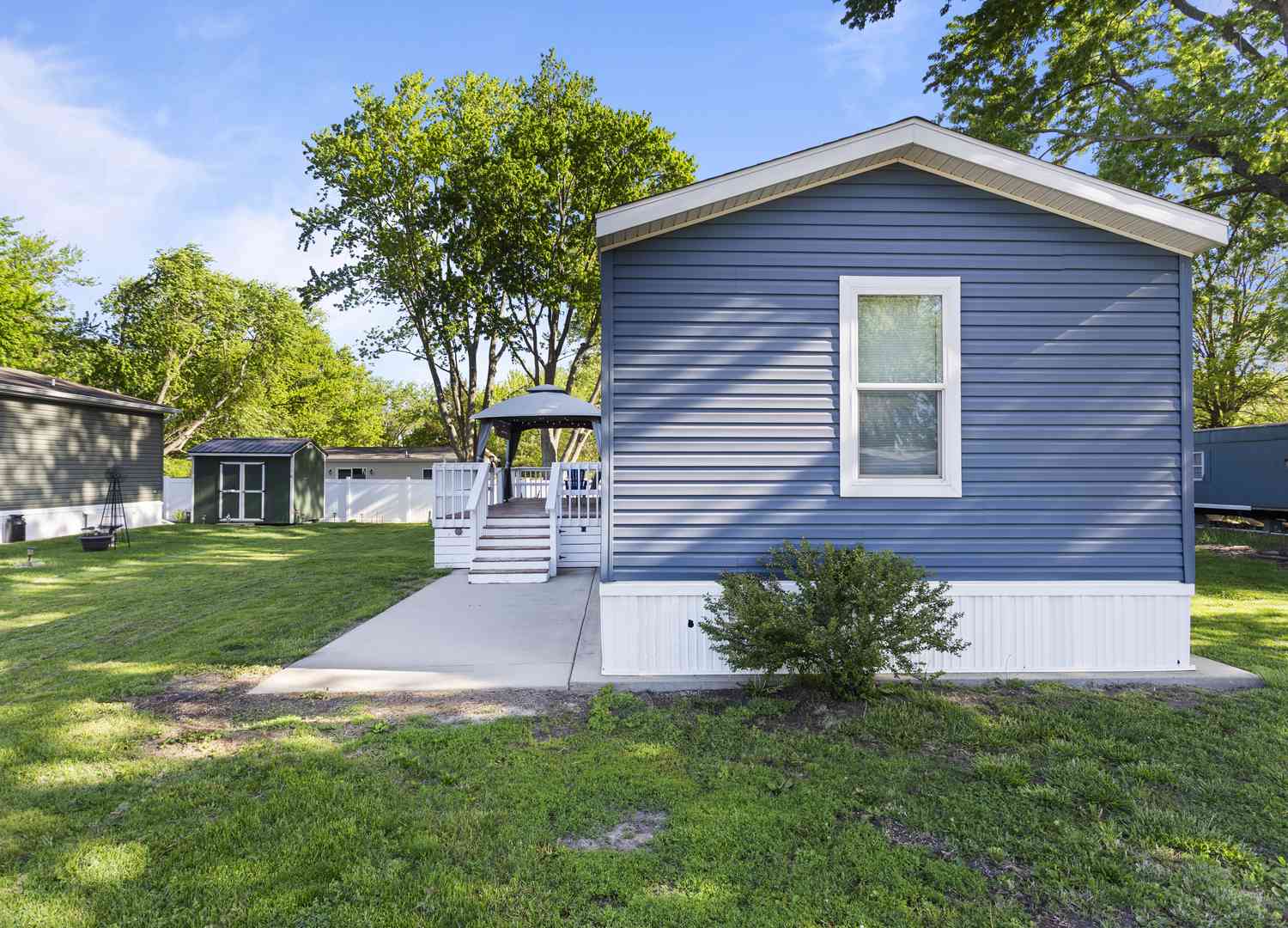 Mobile Home For Sale - 7 Pulaski Street<br/> Mahomet, IL 61853