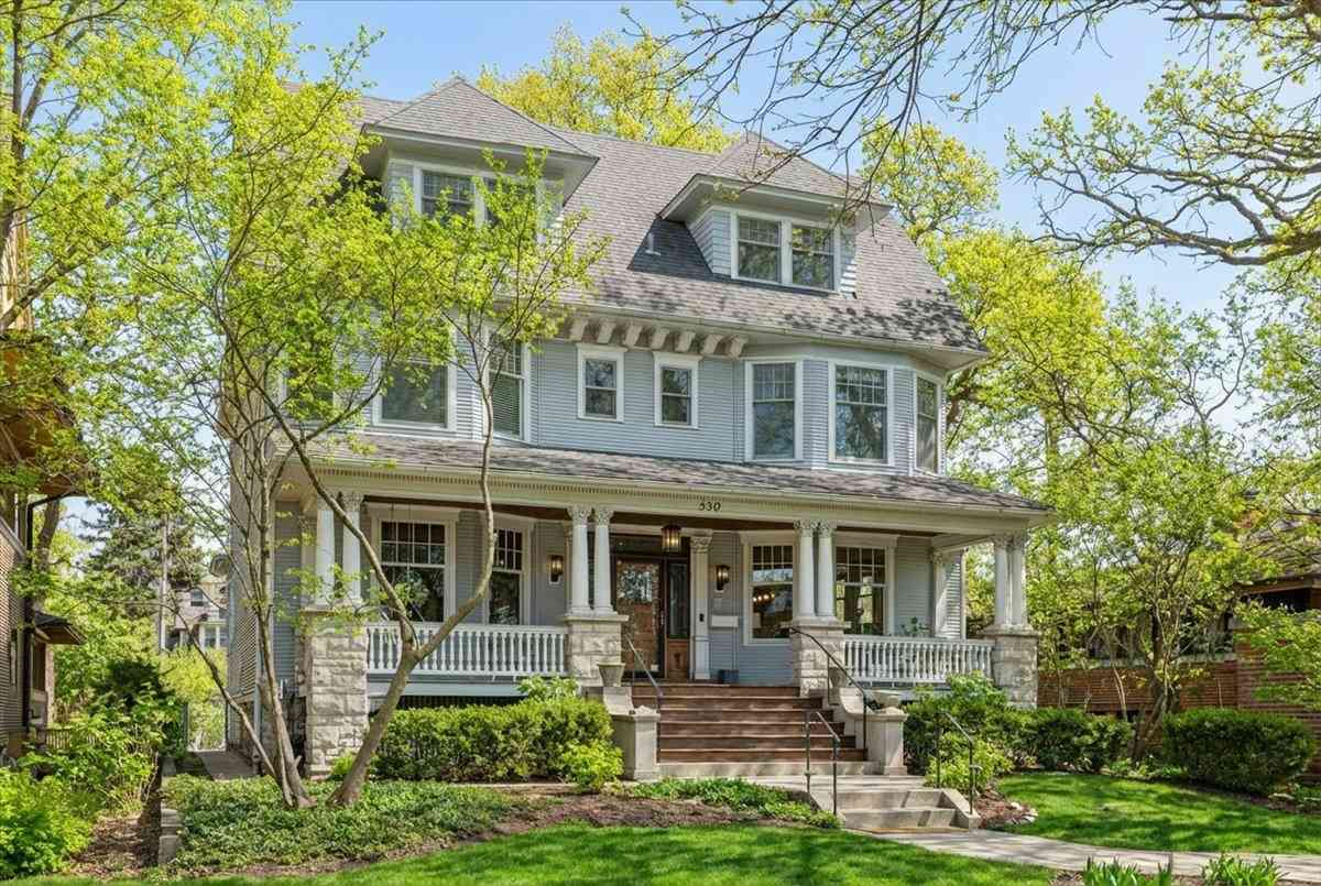 Homes For Sale - 530 N East Avenue<br/> Oak Park, IL 60302