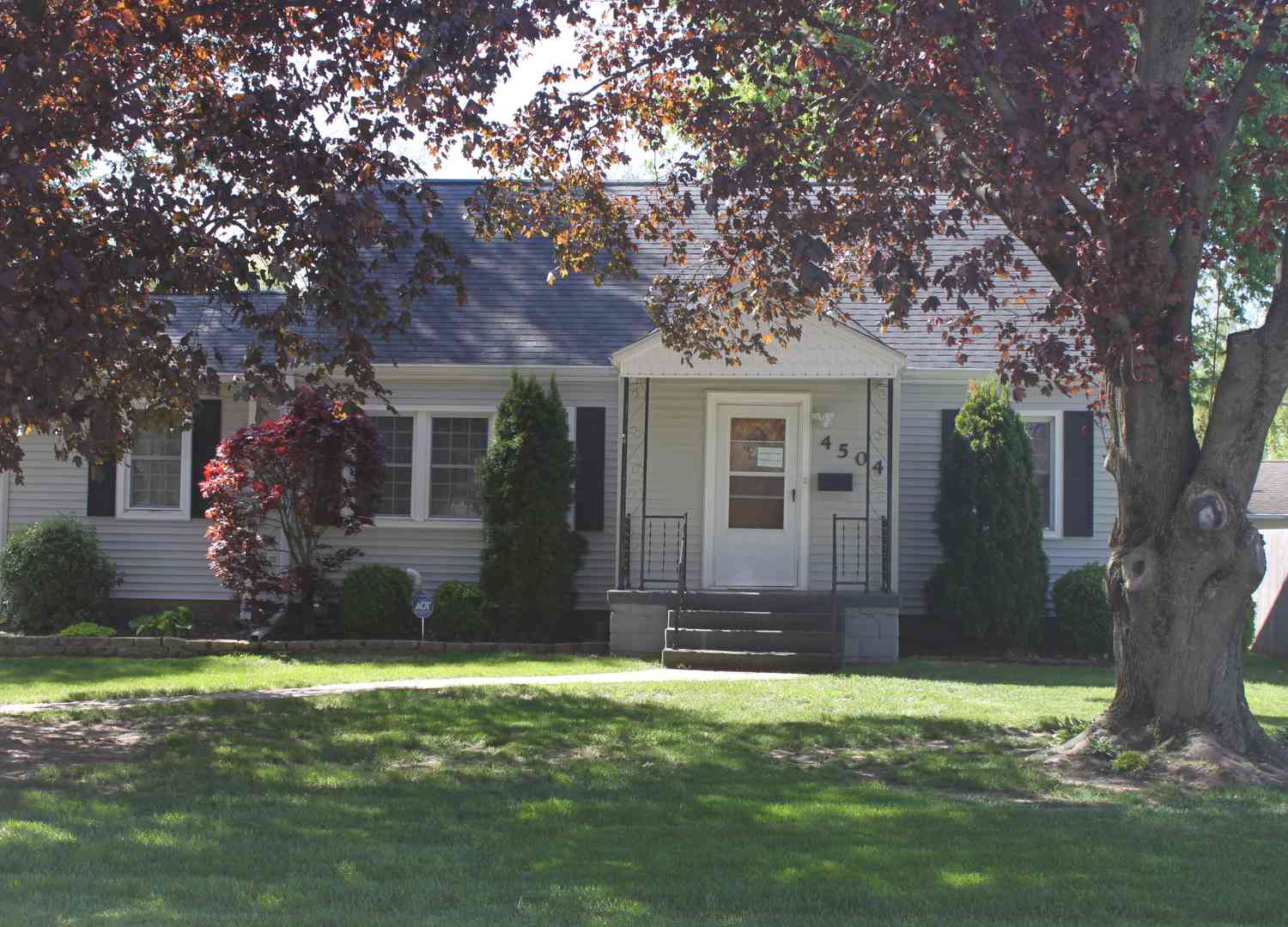 Homes For Sale - 4504 26th Avenue<br/> Moline, IL 61265