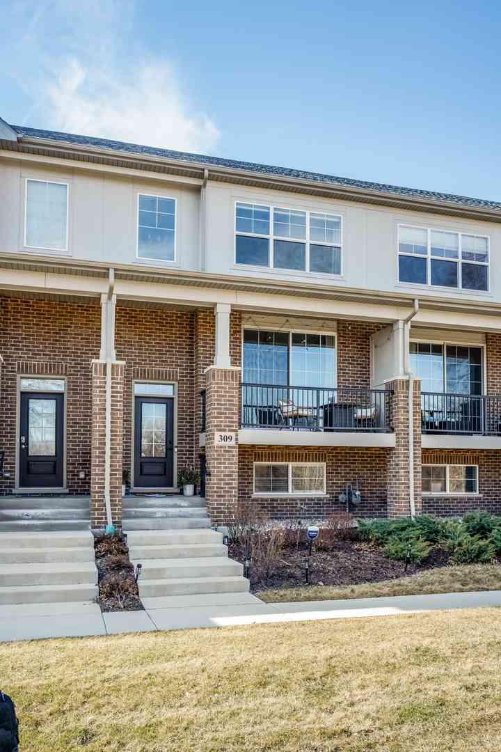 Homes For Sale - 309 Woodmoor Drive<br/> Lombard, IL 60148