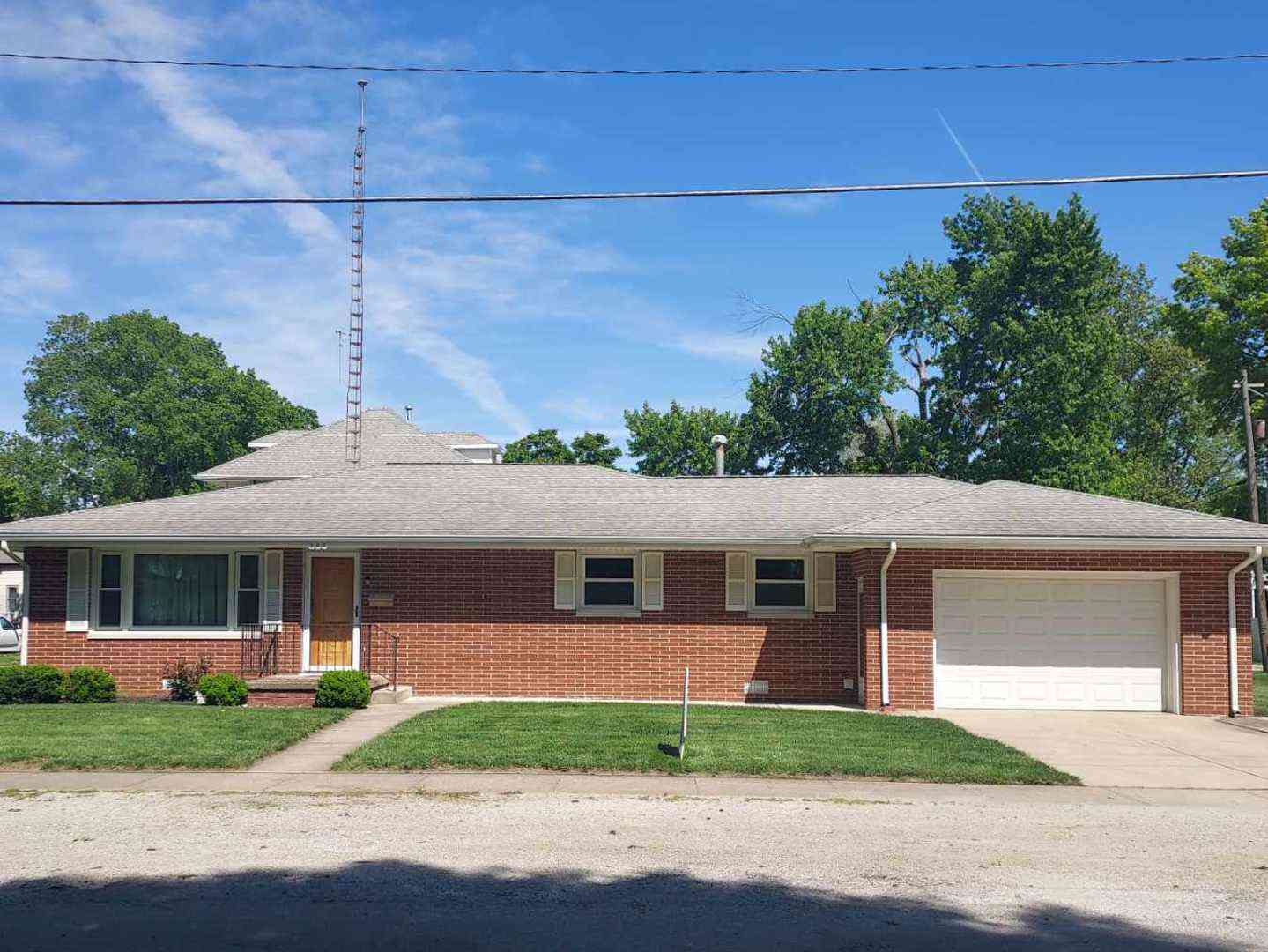 Homes For Sale - 207 N Center Street<br/> Douglas County, Tuscola, IL 61953