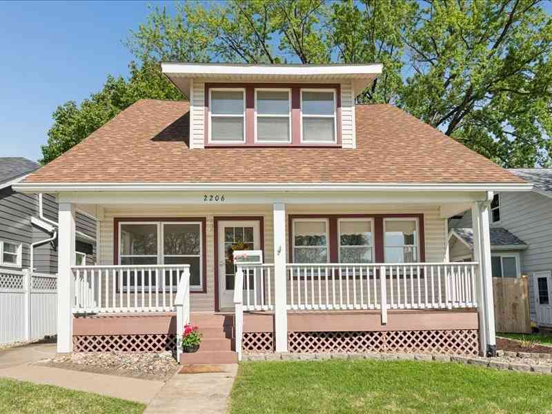 Homes For Sale - 2206 6th Street<br/> Moline, IL 61265