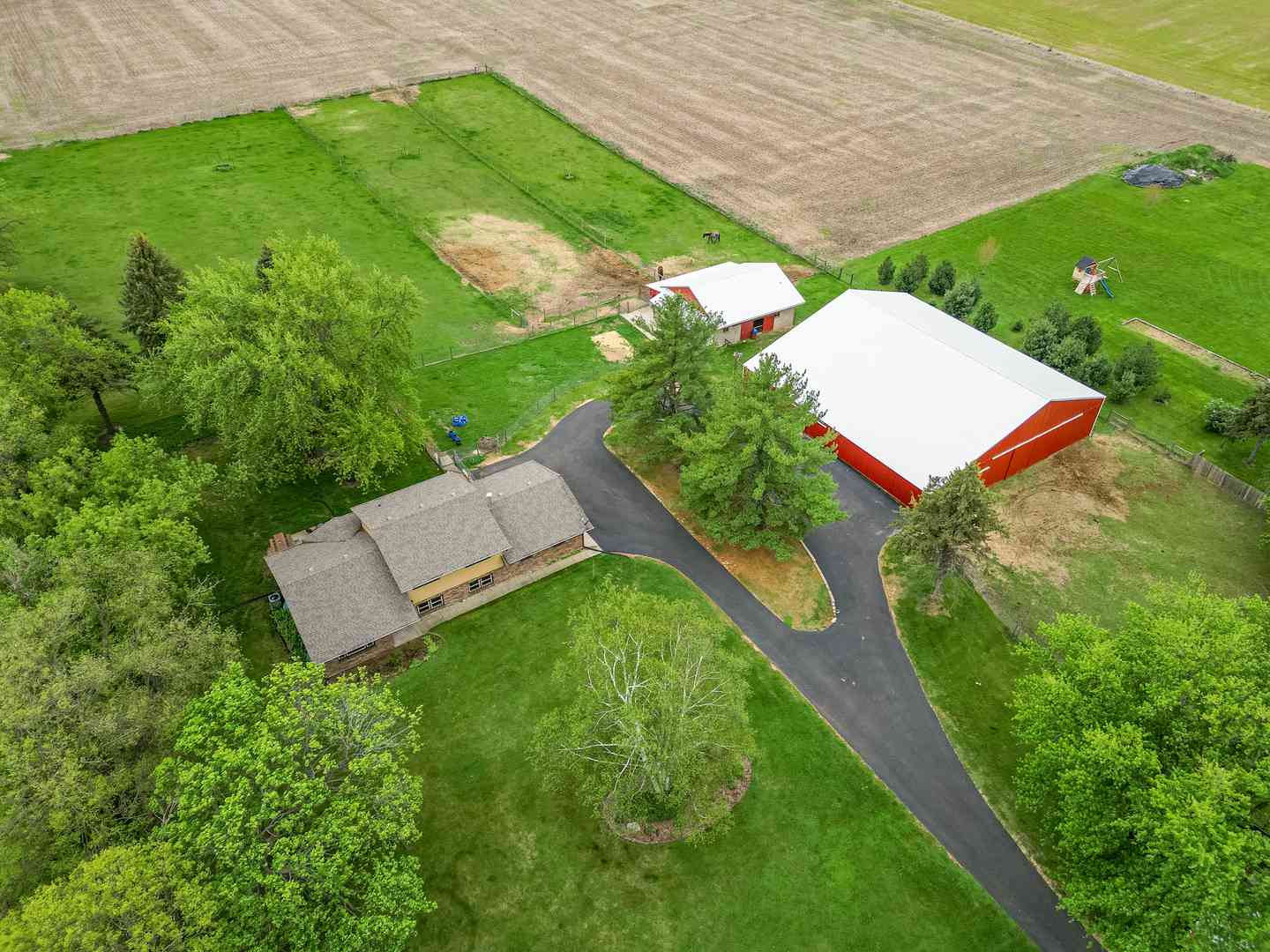 Homes For Sale - 10160 Cemetery Road<br/> Pecatonica, IL 61063