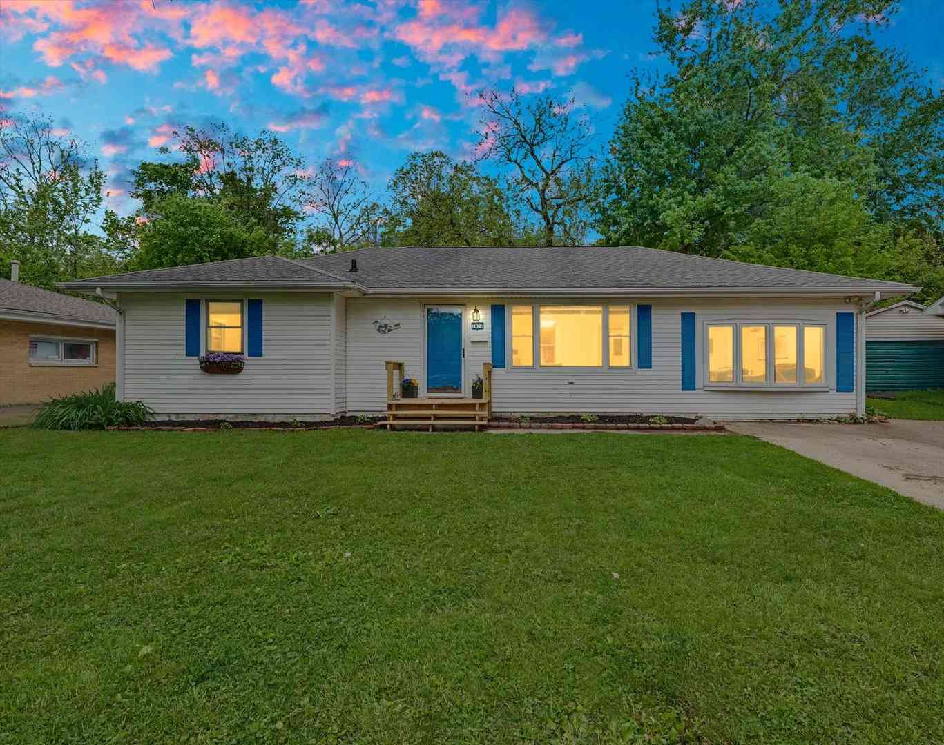 Homes For Sale - 1916 Edison Street<br/> Danville, IL 61832