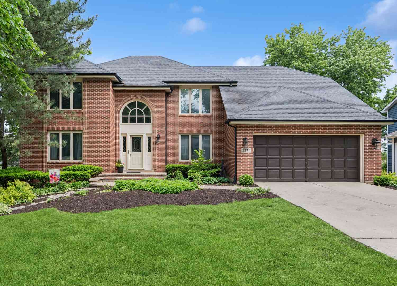 Homes For Sale - 2374 Pepper Tree Court<br/> Lisle, IL 60532