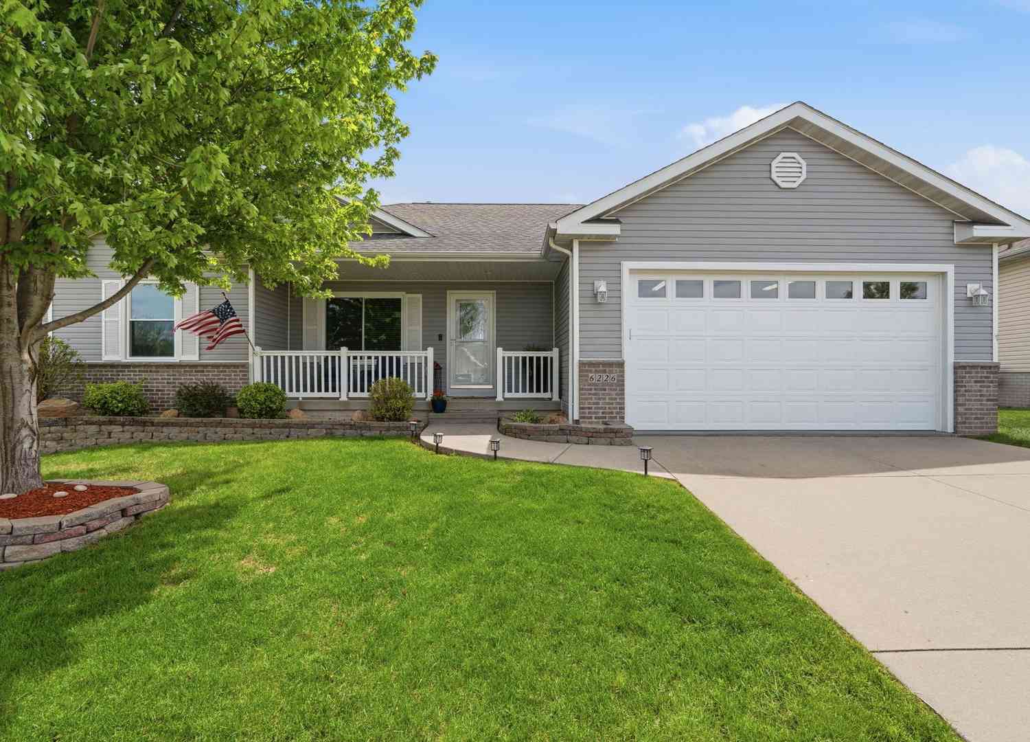 Homes For Sale - 6226 Palmetto Circle<br/> Linn County, Cedar Rapids, IA 52404