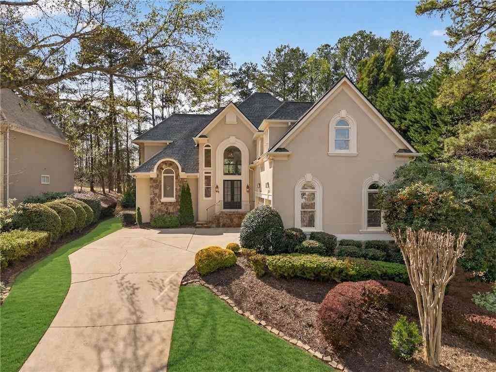 Homes For Sale - 3224 Chipping Wood Street<br/> Milton, GA 30004