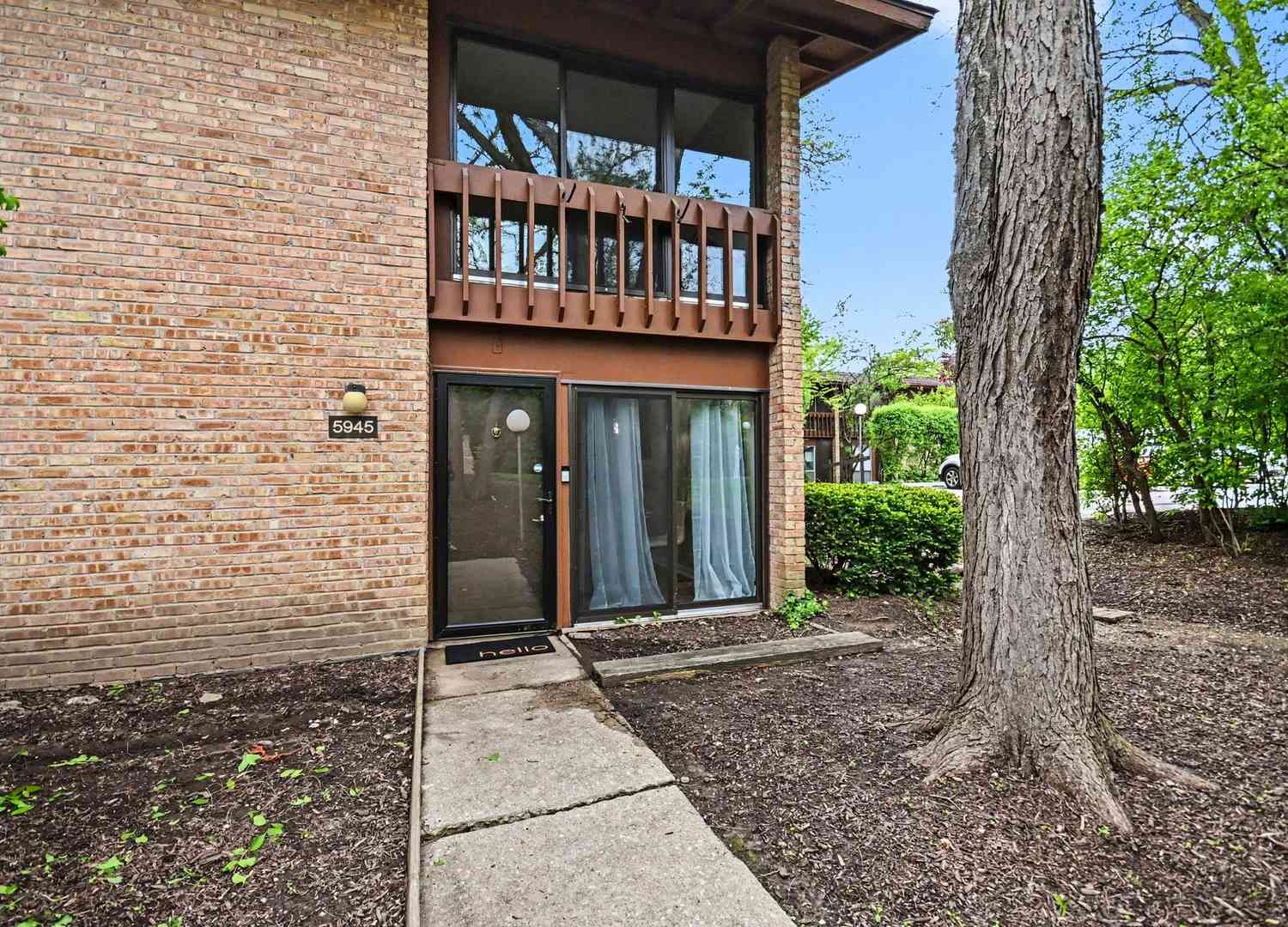 Homes For Sale - 5945 Meadow Drive<br/> Lisle, IL 60532