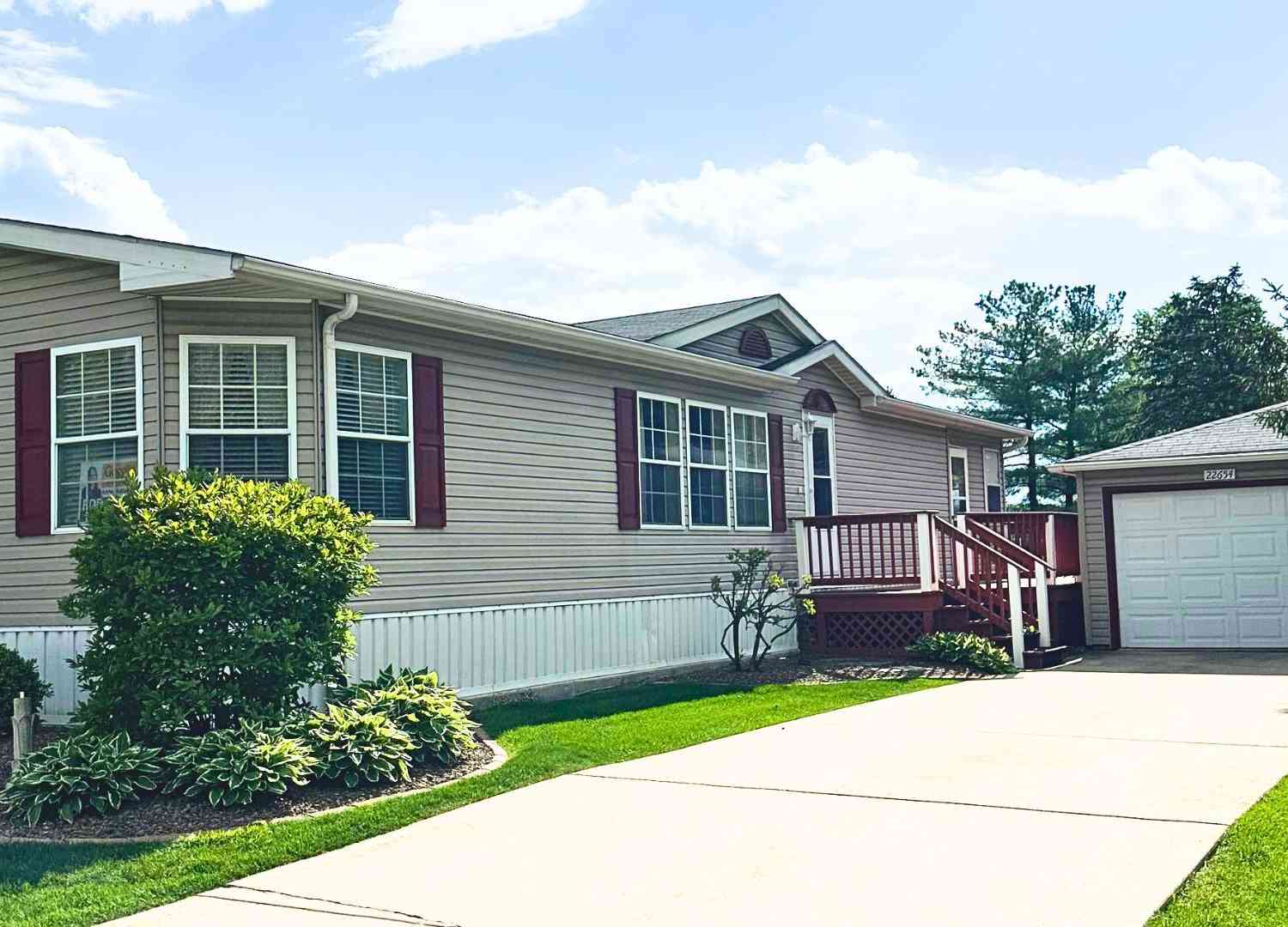 Mobile Home For Sale - 22654 Foxfire Drive<br/> Frankfort, IL 60423