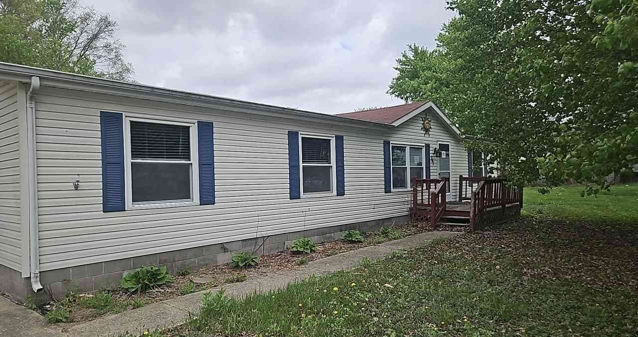 Mobile Home For Sale - 301 Illini Drive<br/> Effingham County, Watson, IL 62473