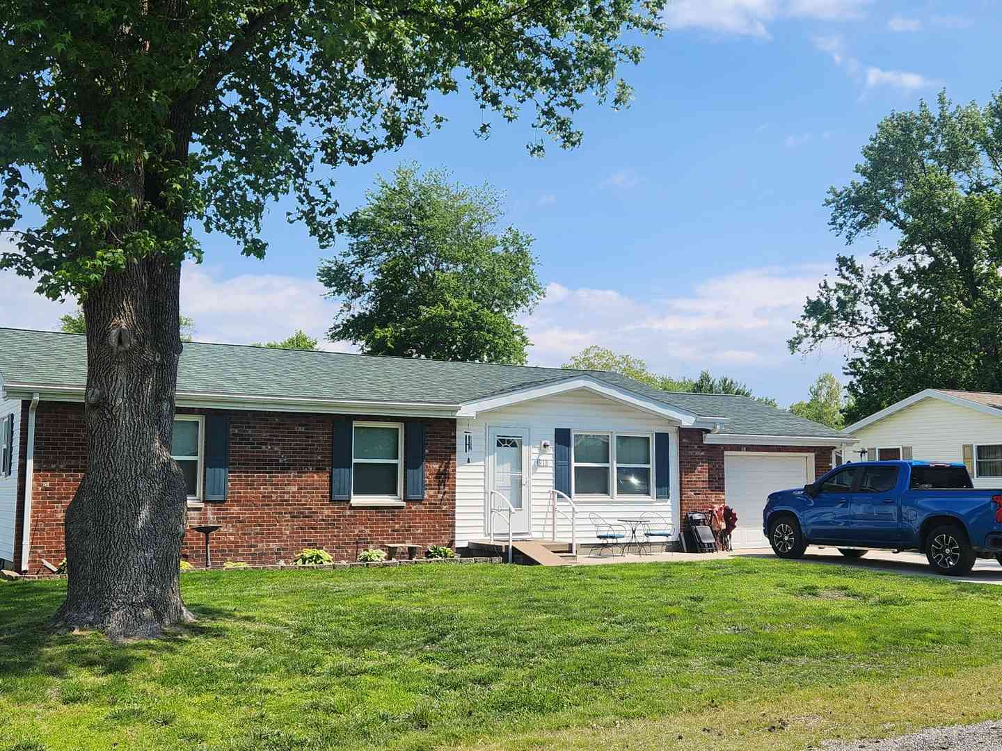 Homes For Sale - 911 N Sunset Drive<br/> Perry County, Pinckneyville, IL 62274
