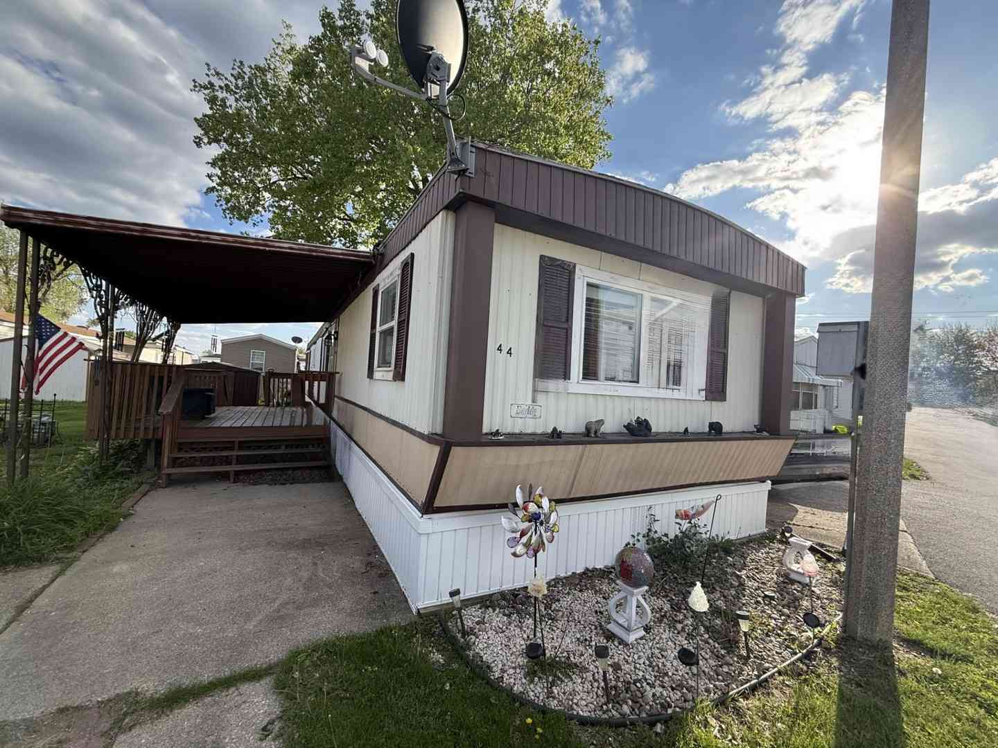 Mobile Home For Sale - 2705 St Vincents Avenue #44<br/> Lasalle, IL 61301