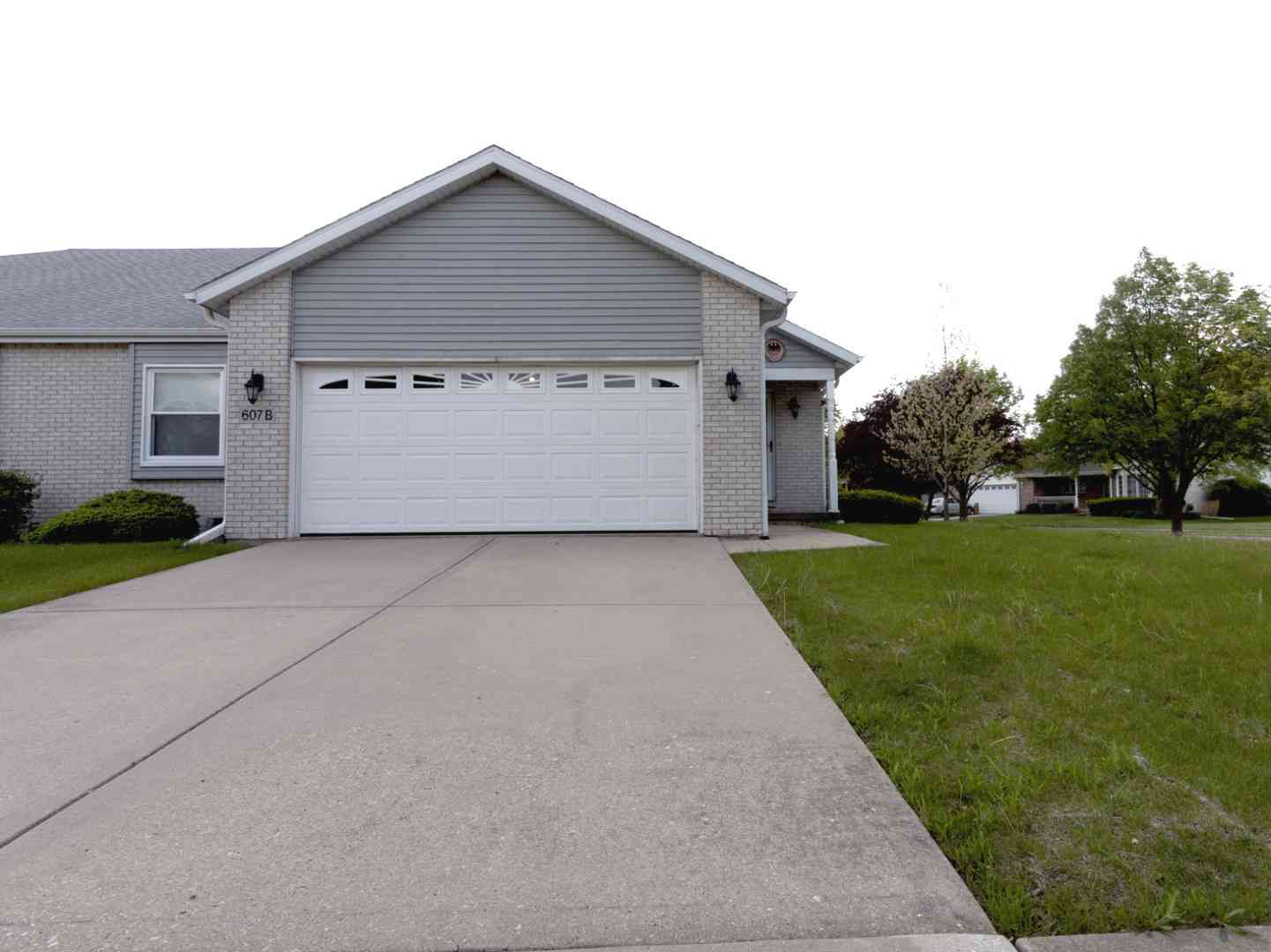 Homes For Sale - 607 Flanagan Drive #B<br/> Minooka, IL 60447