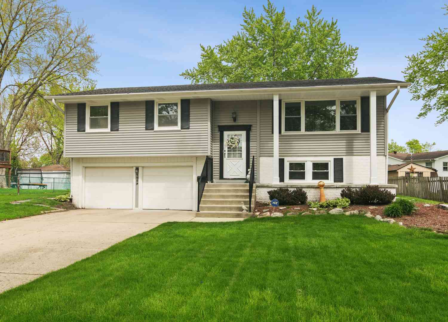 Homes For Sale - 1029 Webster Lane<br/> Schaumburg, IL 60193