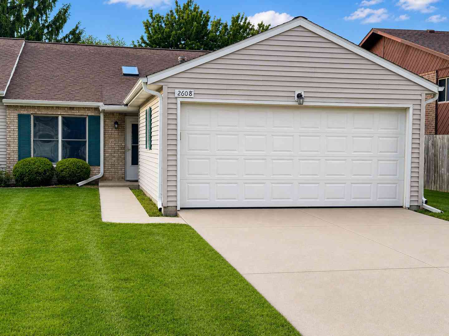 Homes For Sale - 2608 38th Street<br/> Moline, IL 61265