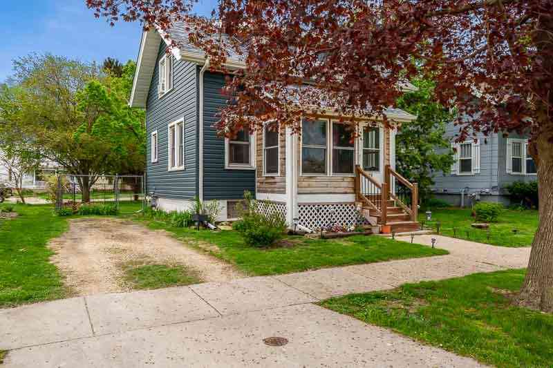 Homes For Sale - 541 Roscoe Avenue<br/> South Beloit, IL 61080