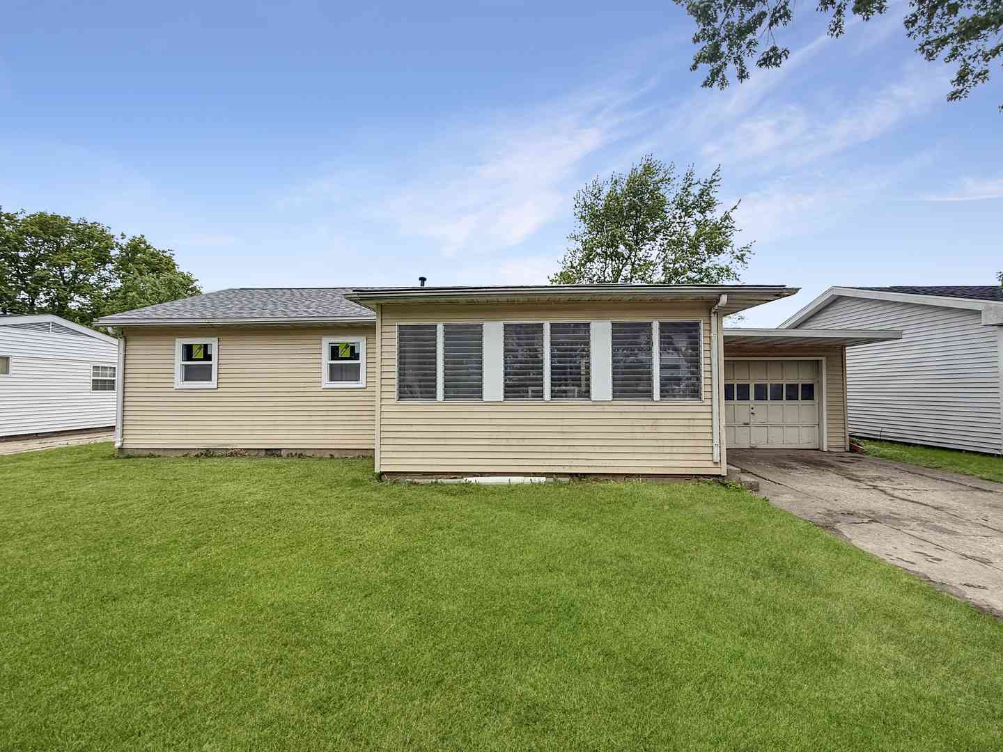 Homes For Sale - 1305 Harper Drive<br/> Rantoul, IL 61866