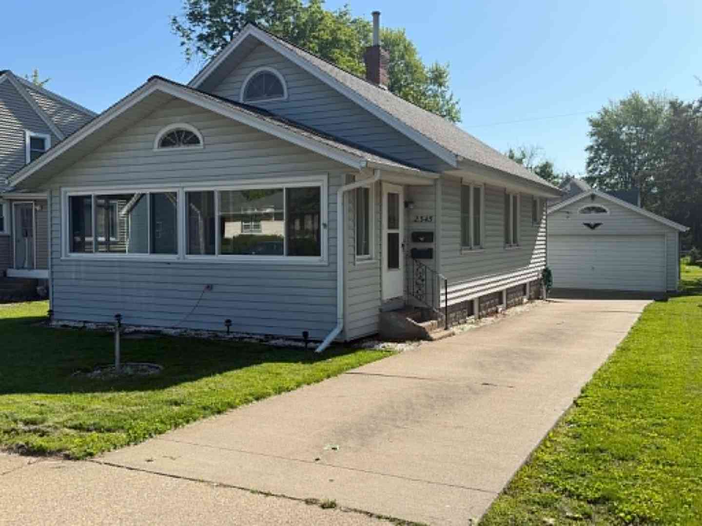 Homes For Sale - 2345 Dunham Street<br/> Clinton, IA 52732