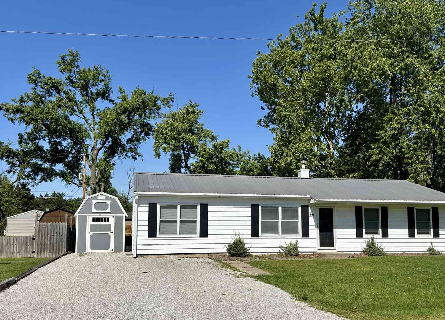 Homes For Sale - 805 N Reel Street<br/> Marion County, Salem, IL 62881