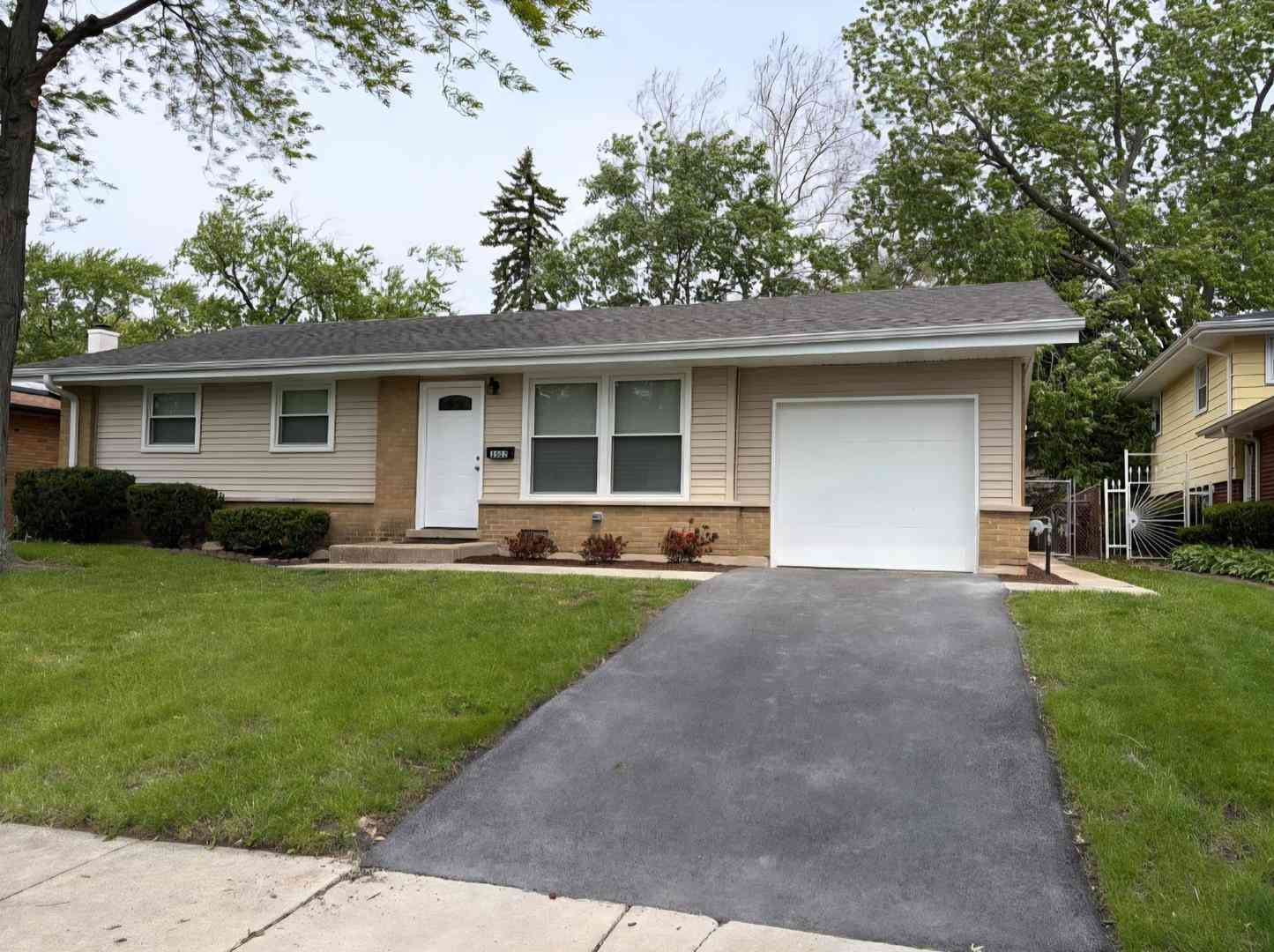 Homes For Sale - 3502 Woodworth Place<br/> Hazel Crest, IL 60429