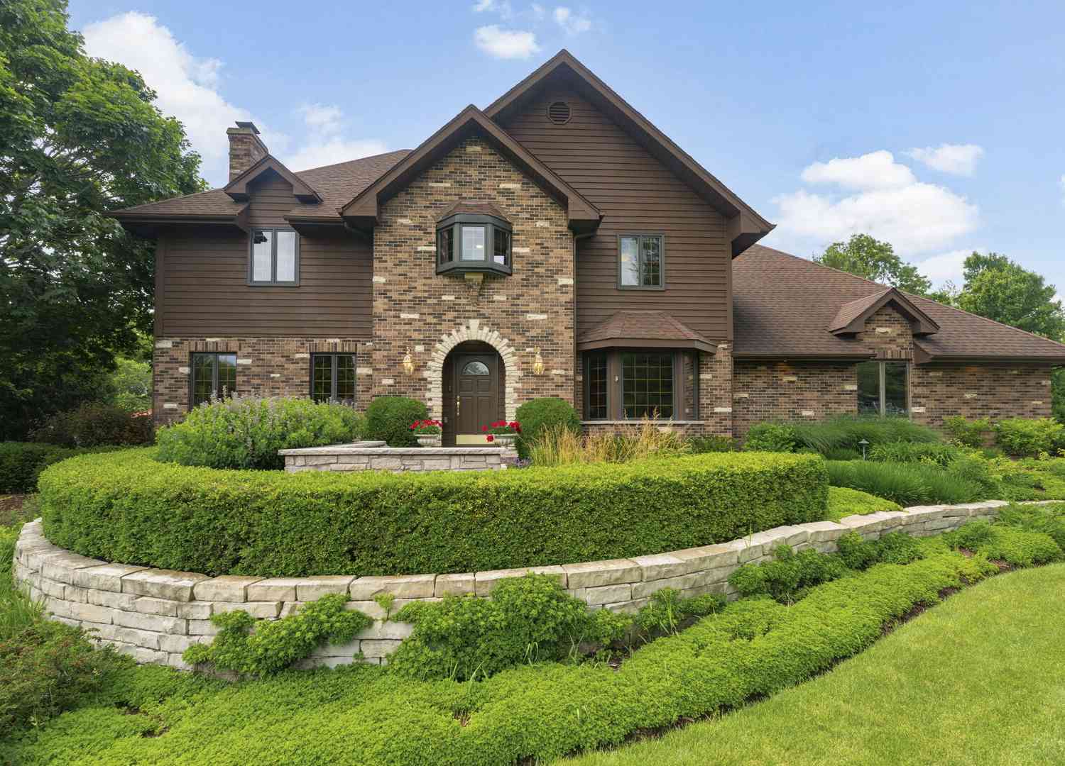 Homes For Sale - 5N868 Prairie Valley Drive<br/> Saint Charles, IL 60175