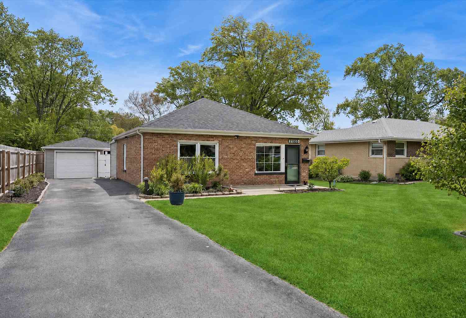 Homes For Sale - 21955 Millard Avenue<br/> Richton Park, IL 60471