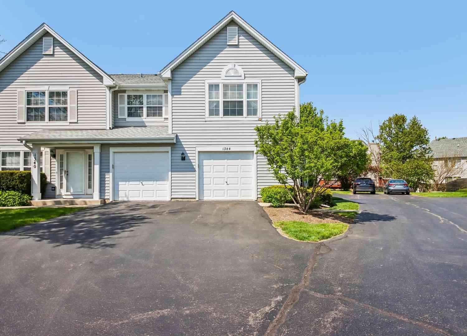 Homes For Sale - 1344 Orleans Drive<br/> Mundelein, IL 60060