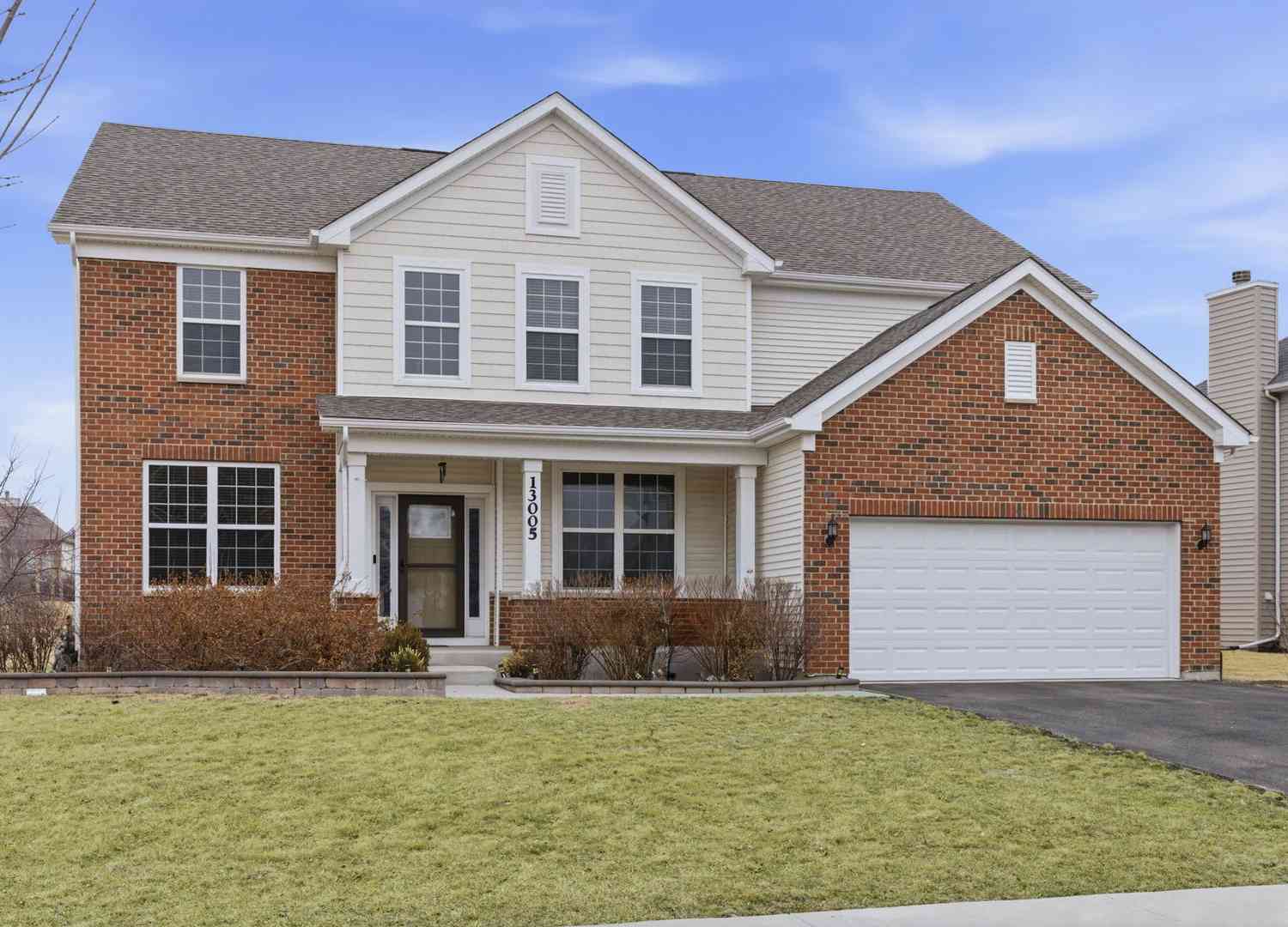 Homes For Sale - 13005 Timber Wood Circle<br/> Plainfield, IL 60585