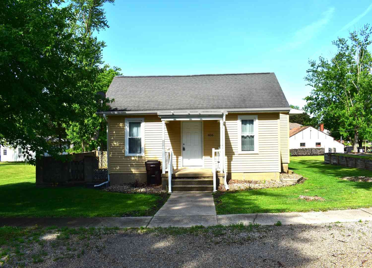 Homes For Sale - 406 N Birch Street<br/> Marshall County, Wenona, IL 61377