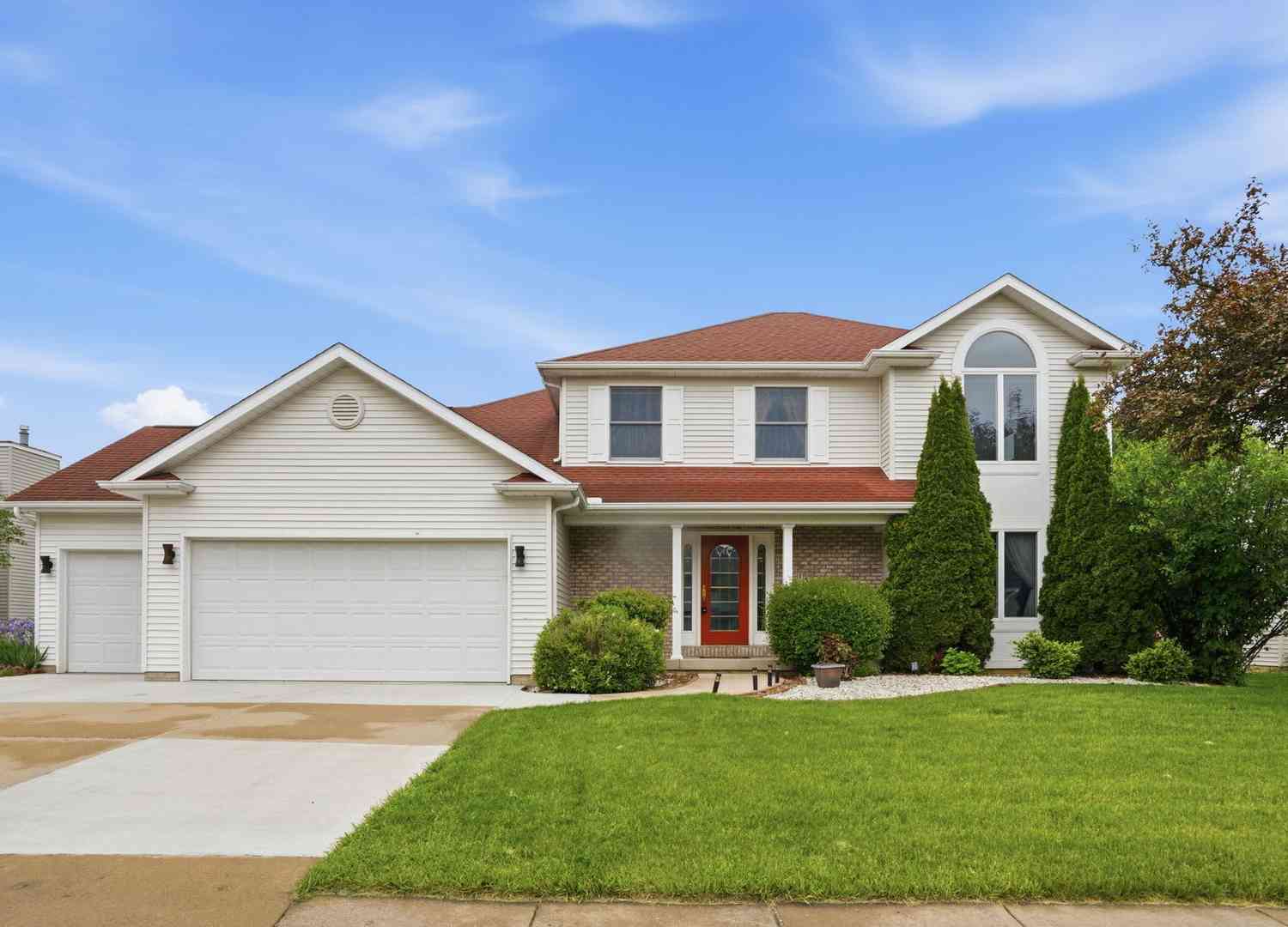 Homes For Sale - 3415 79th Street<br/> Moline, IL 61265