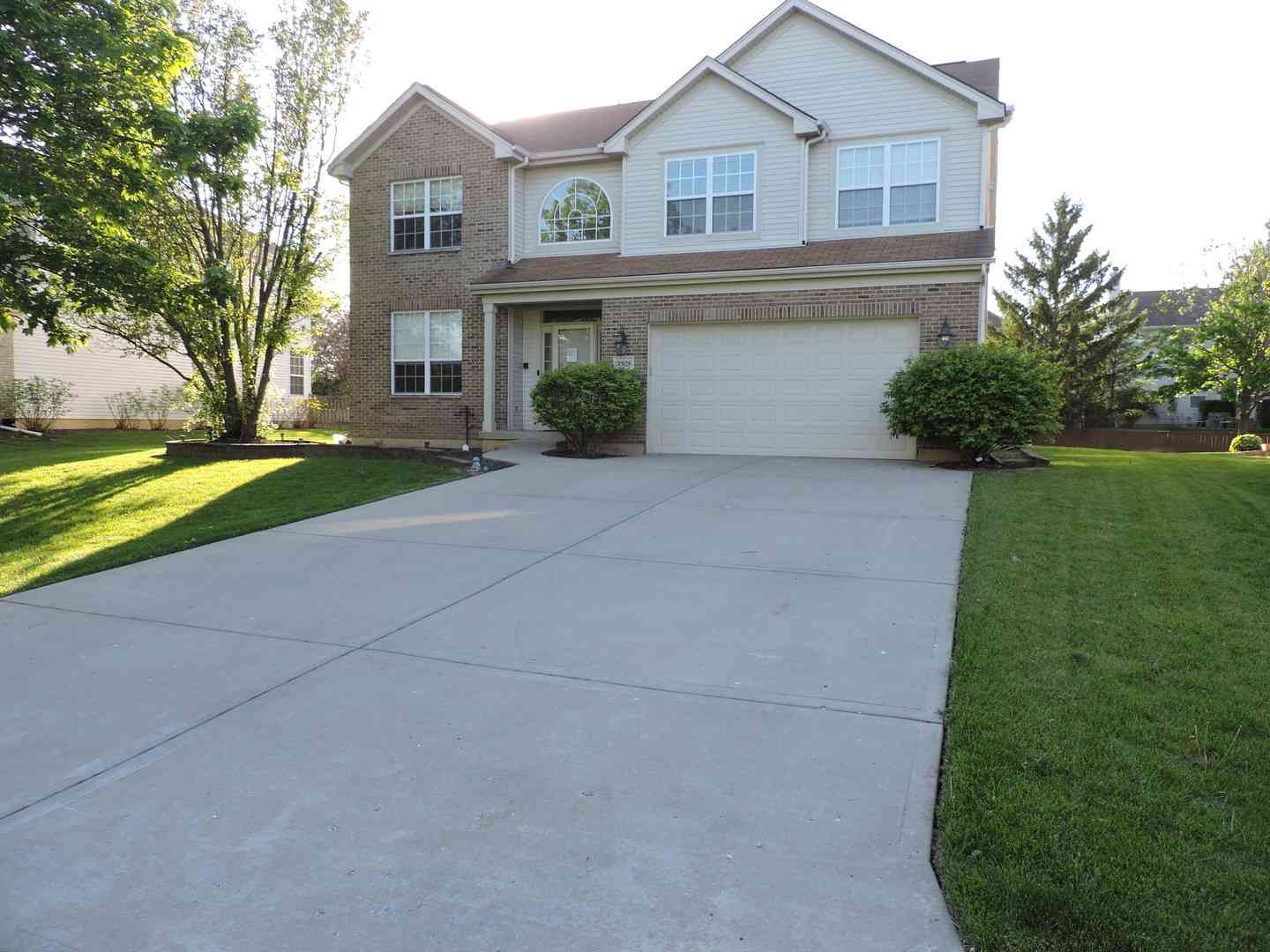 Homes For Sale - 2906 Glenarye Drive<br/> Lindenhurst, IL 60046