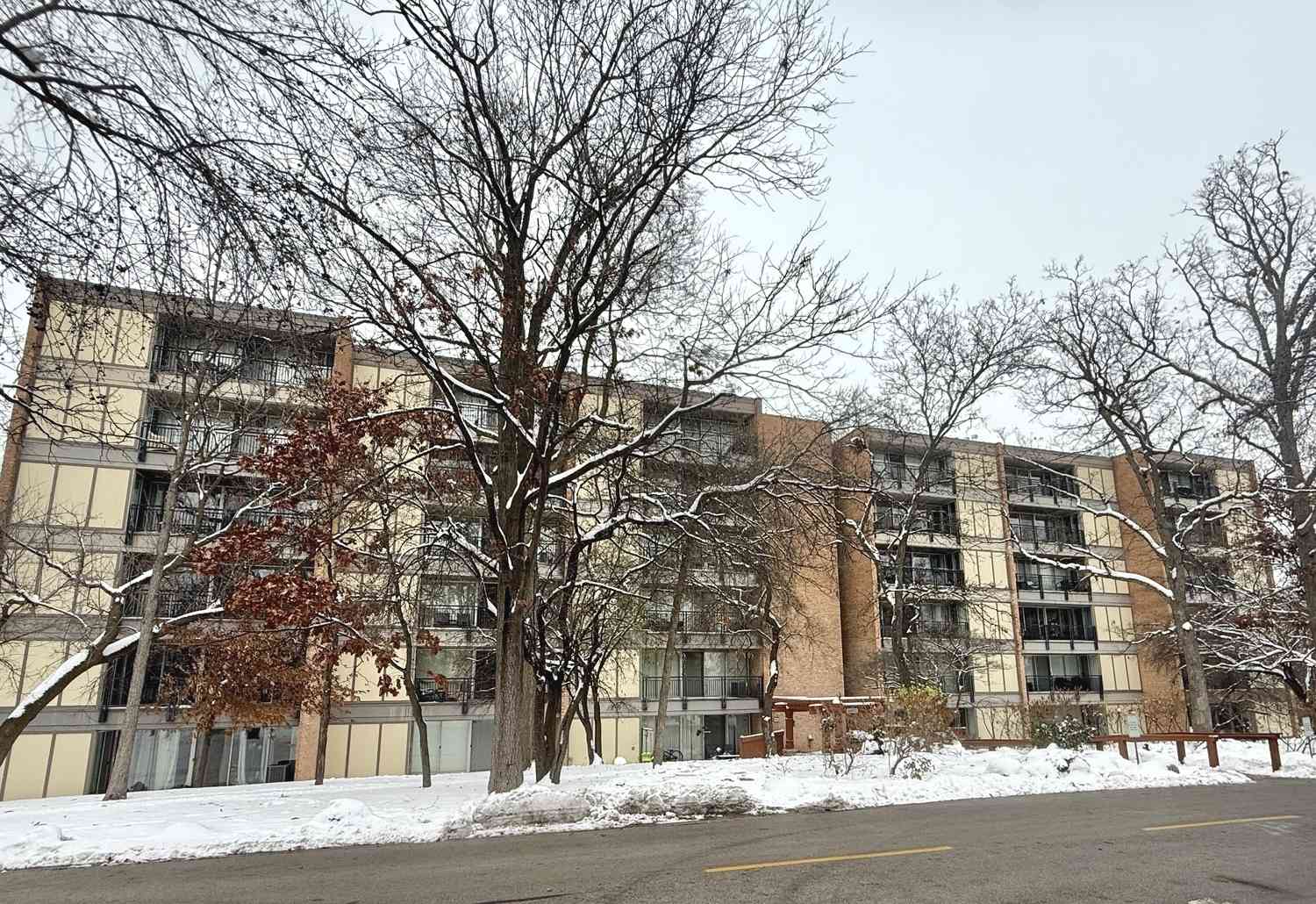 Homes For Sale - 6010 Oakwood Drive #5D<br/> Lisle, IL 60532