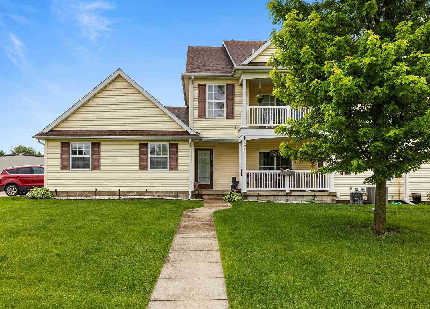 Homes For Sale - 512 N James Street #512<br/> Champaign County, Tolono, IL 61880